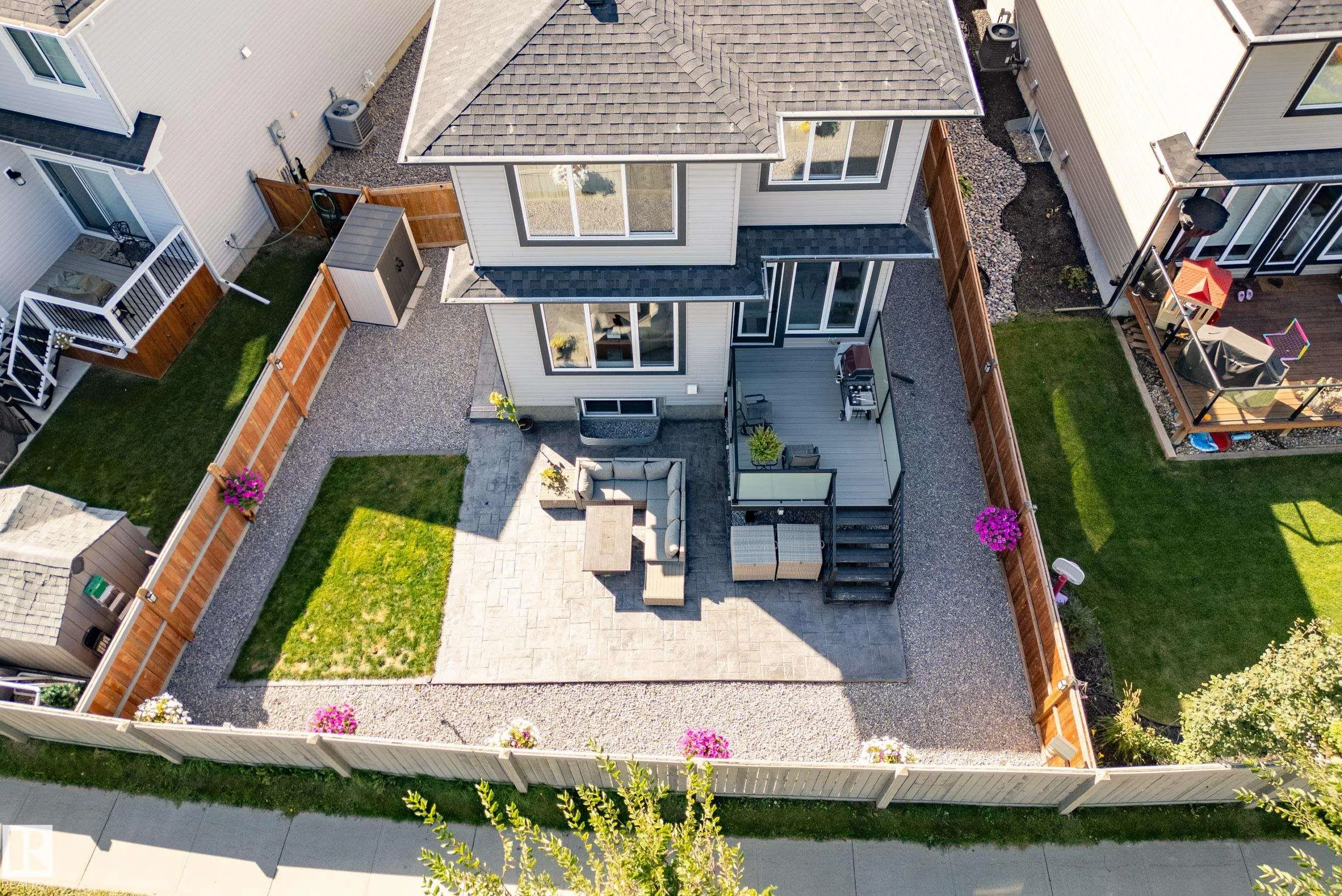 20 ROBERTS Close