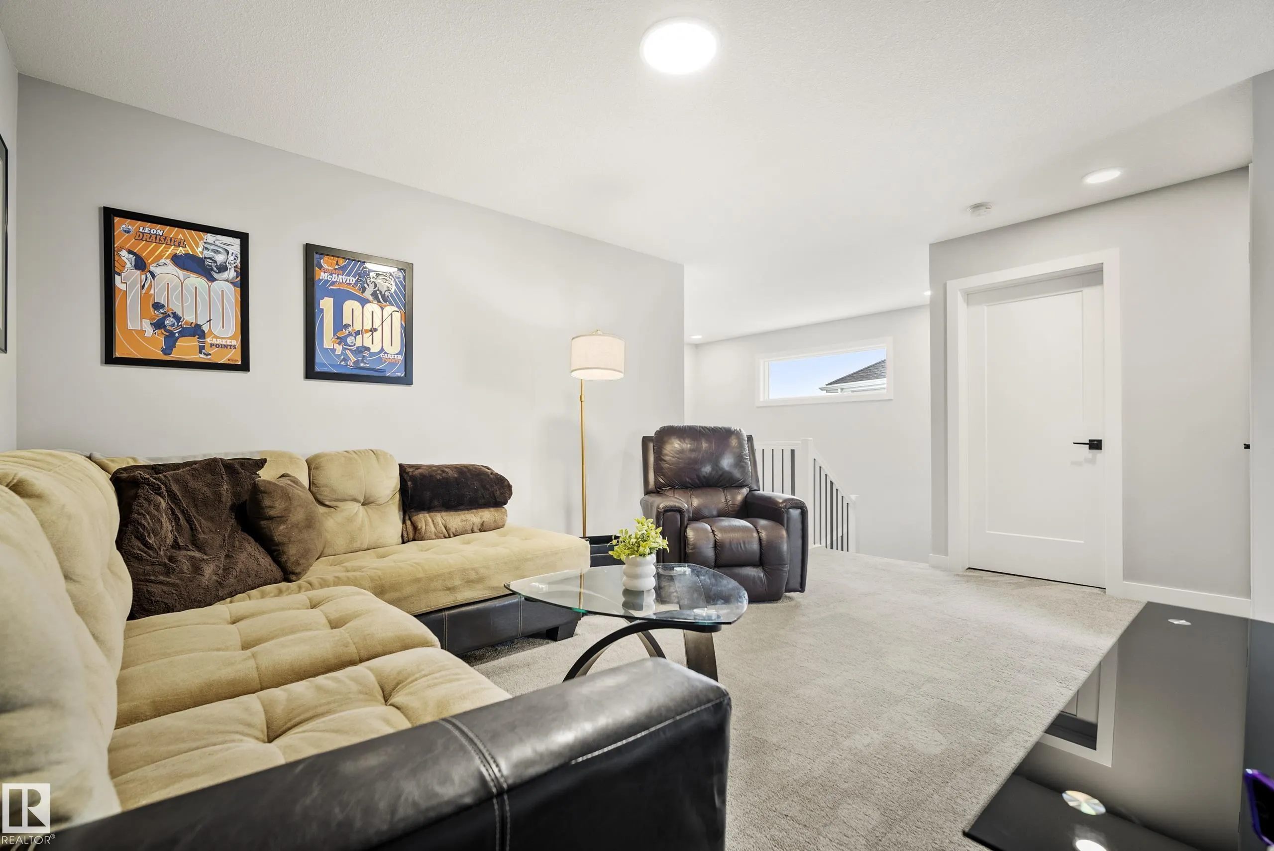 20 ROBERTS Close