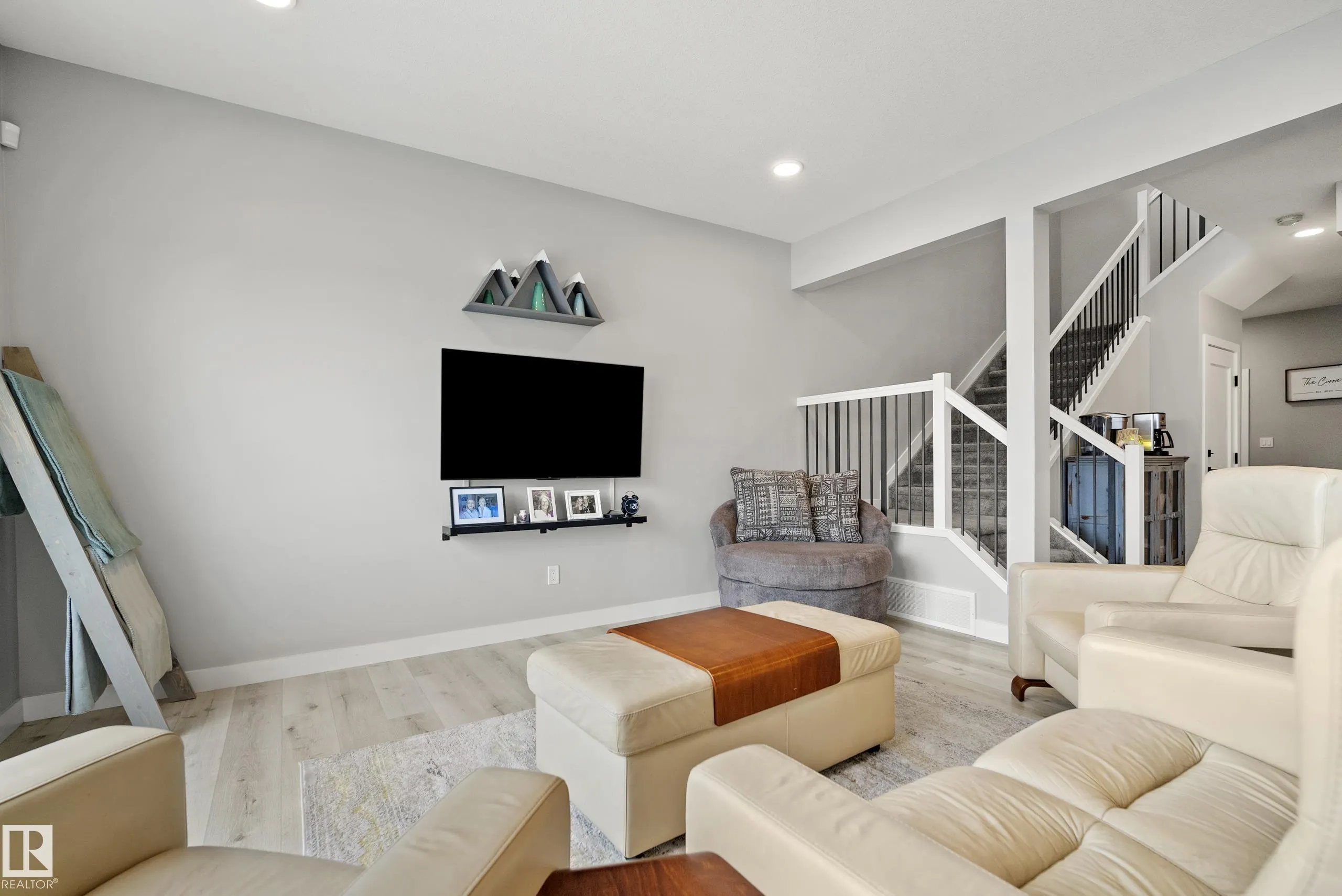 20 ROBERTS Close
