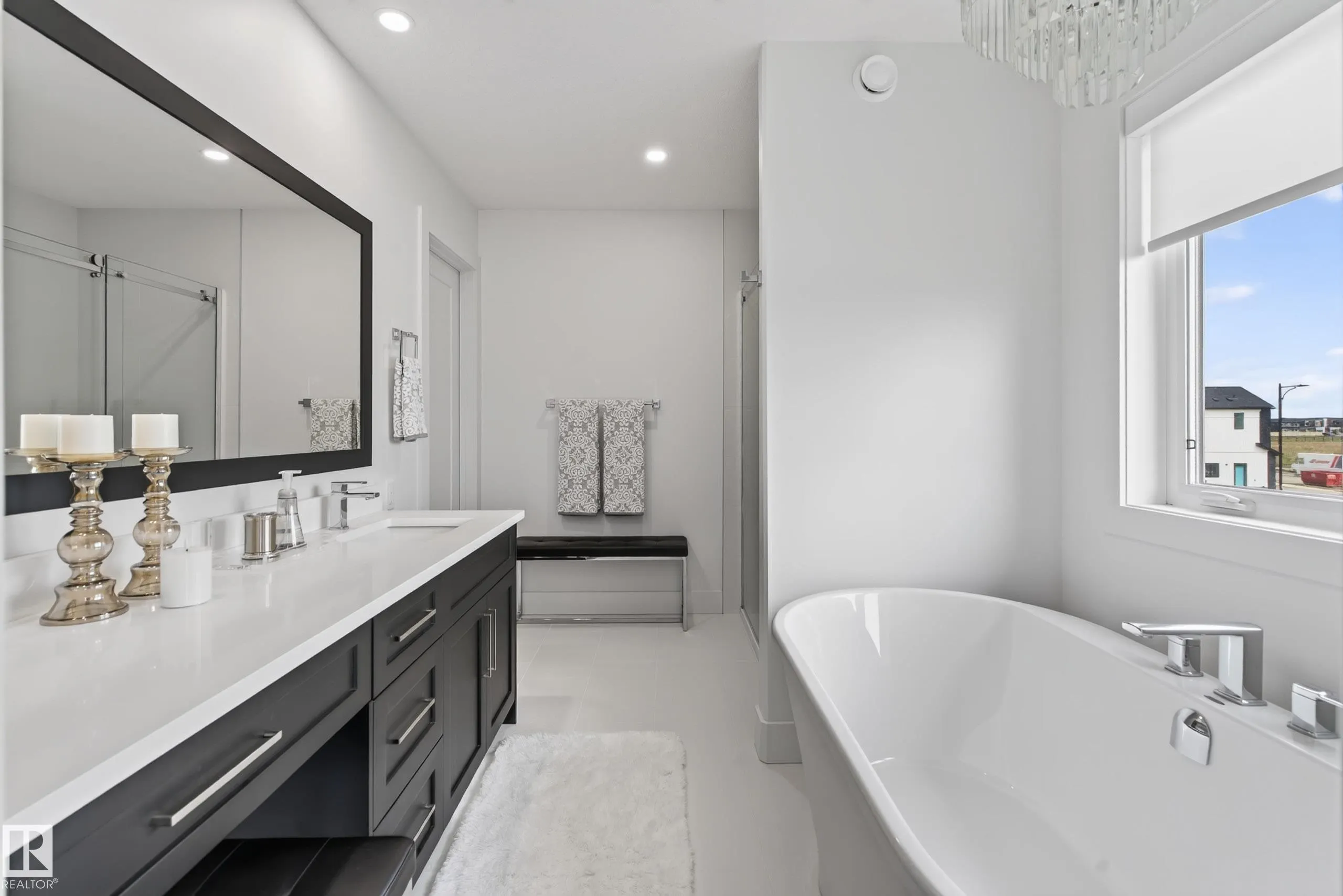 61 ENCORE Crescent