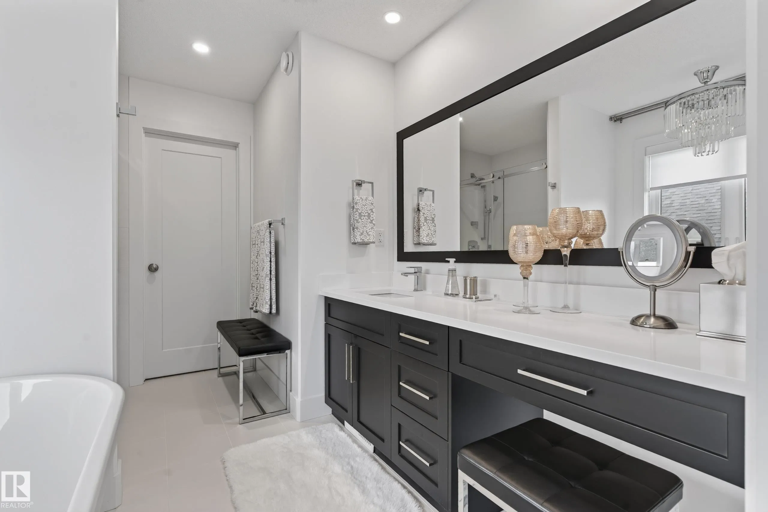 61 ENCORE Crescent