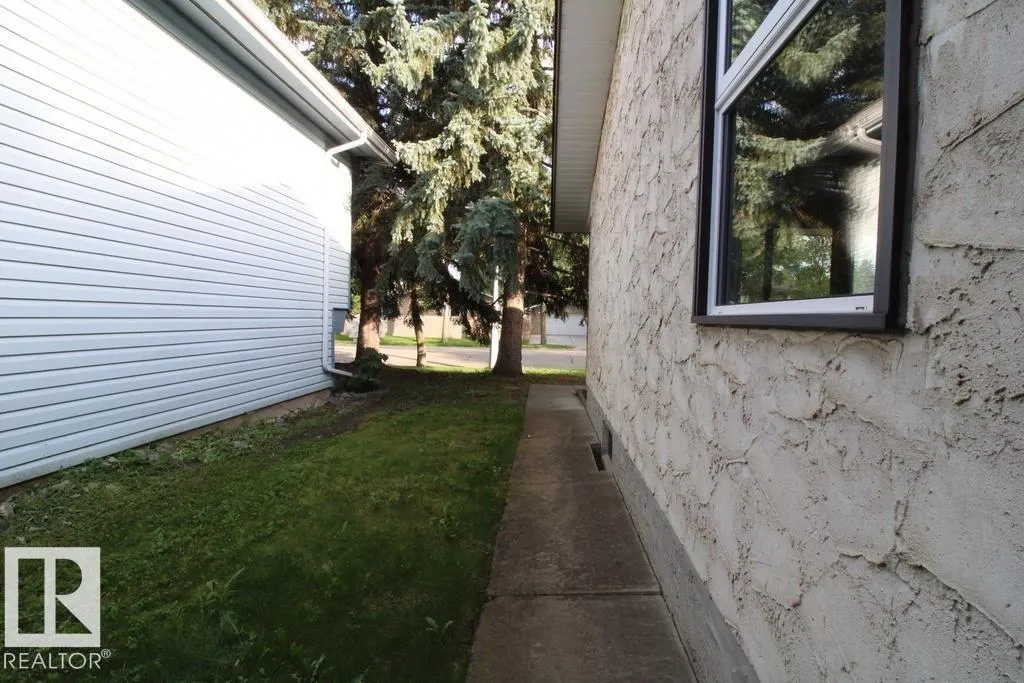 44 ARLINGTON Drive