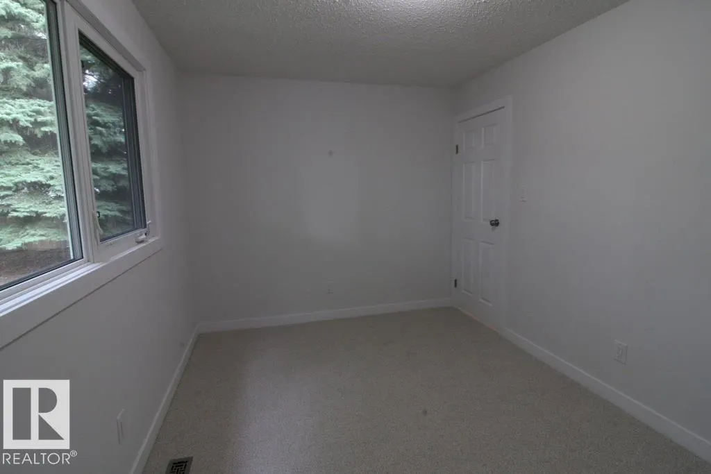 44 ARLINGTON Drive