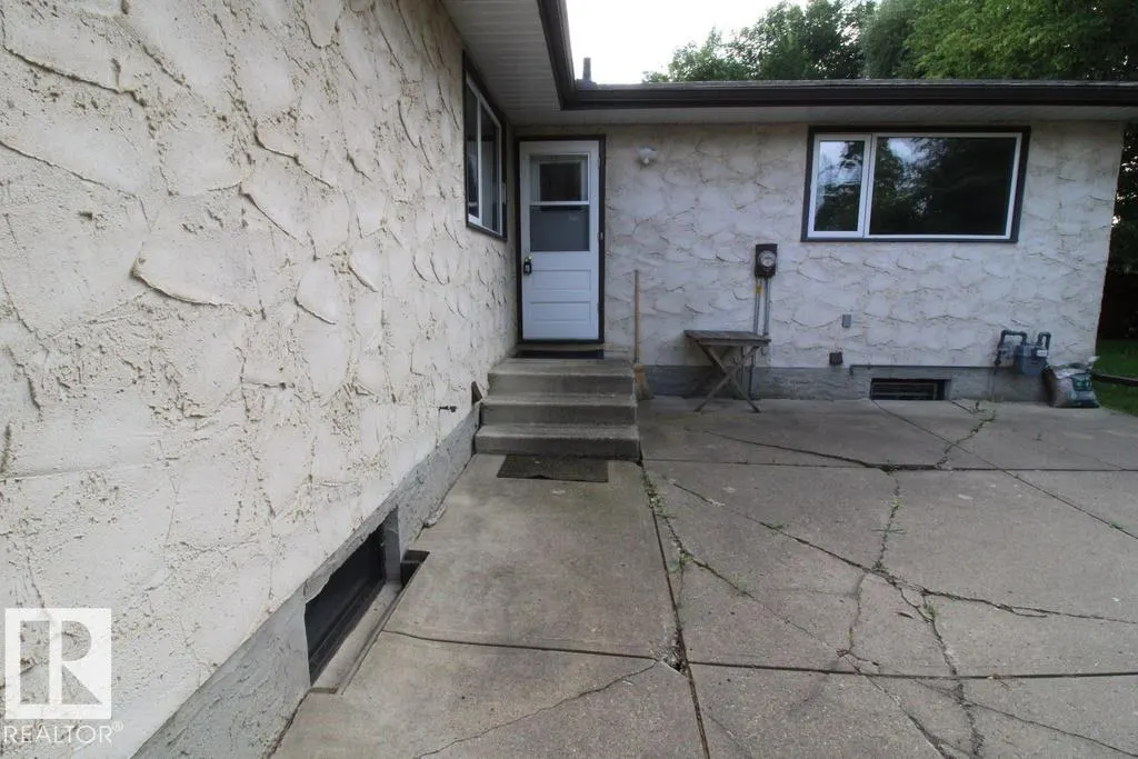 44 ARLINGTON Drive