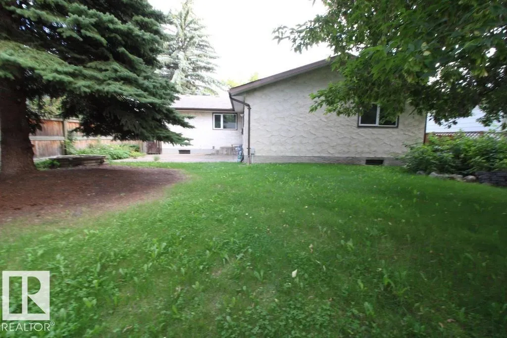 44 ARLINGTON Drive
