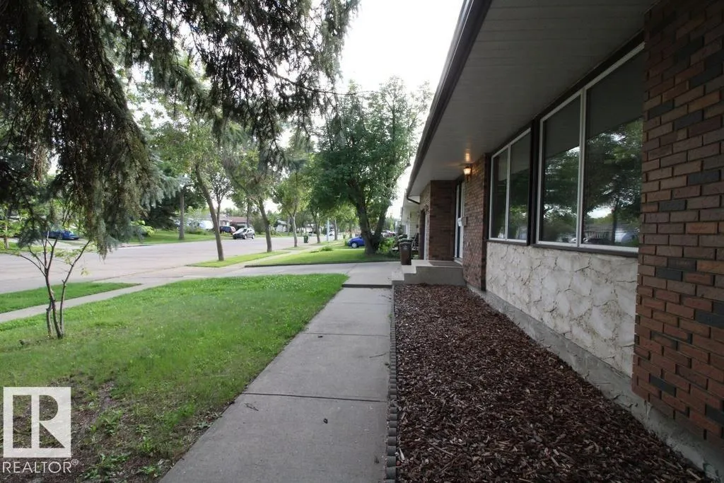 44 ARLINGTON Drive