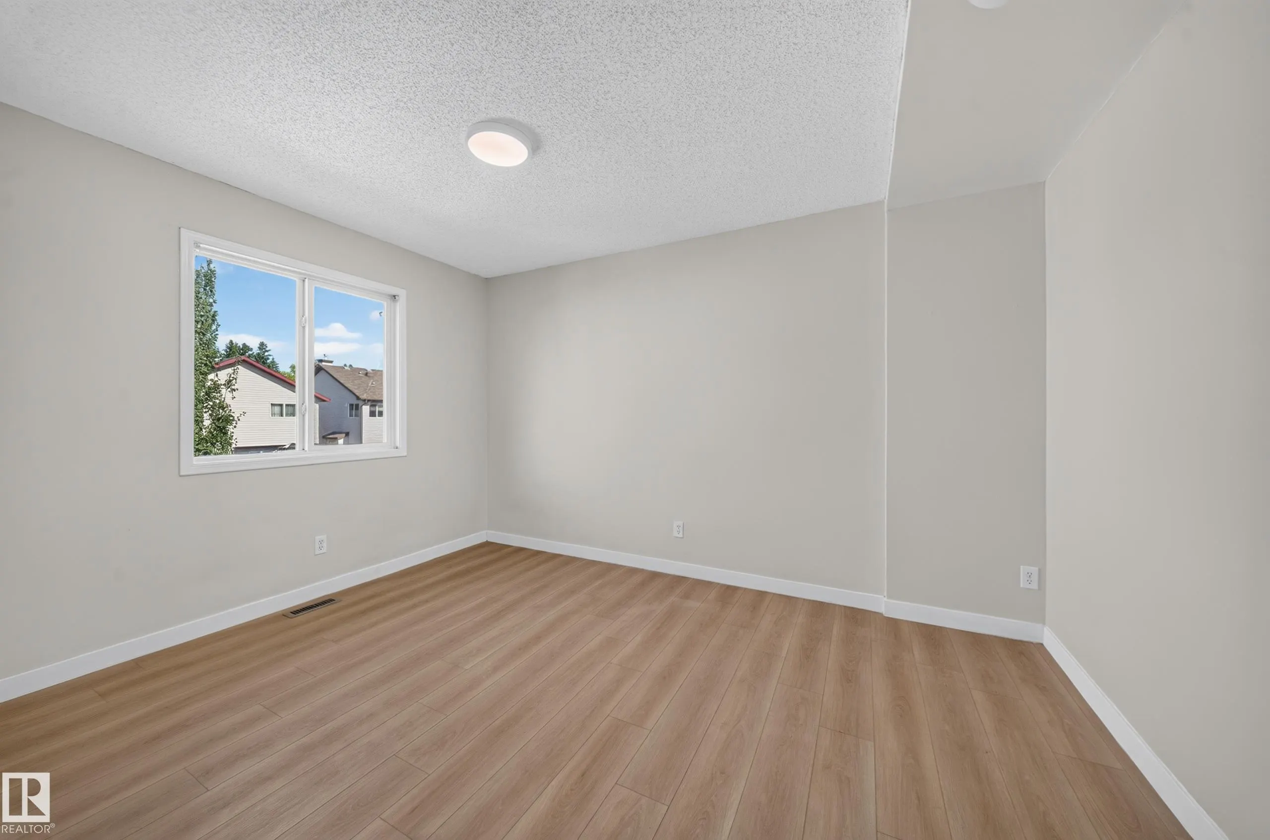 7836 7 AVE SW