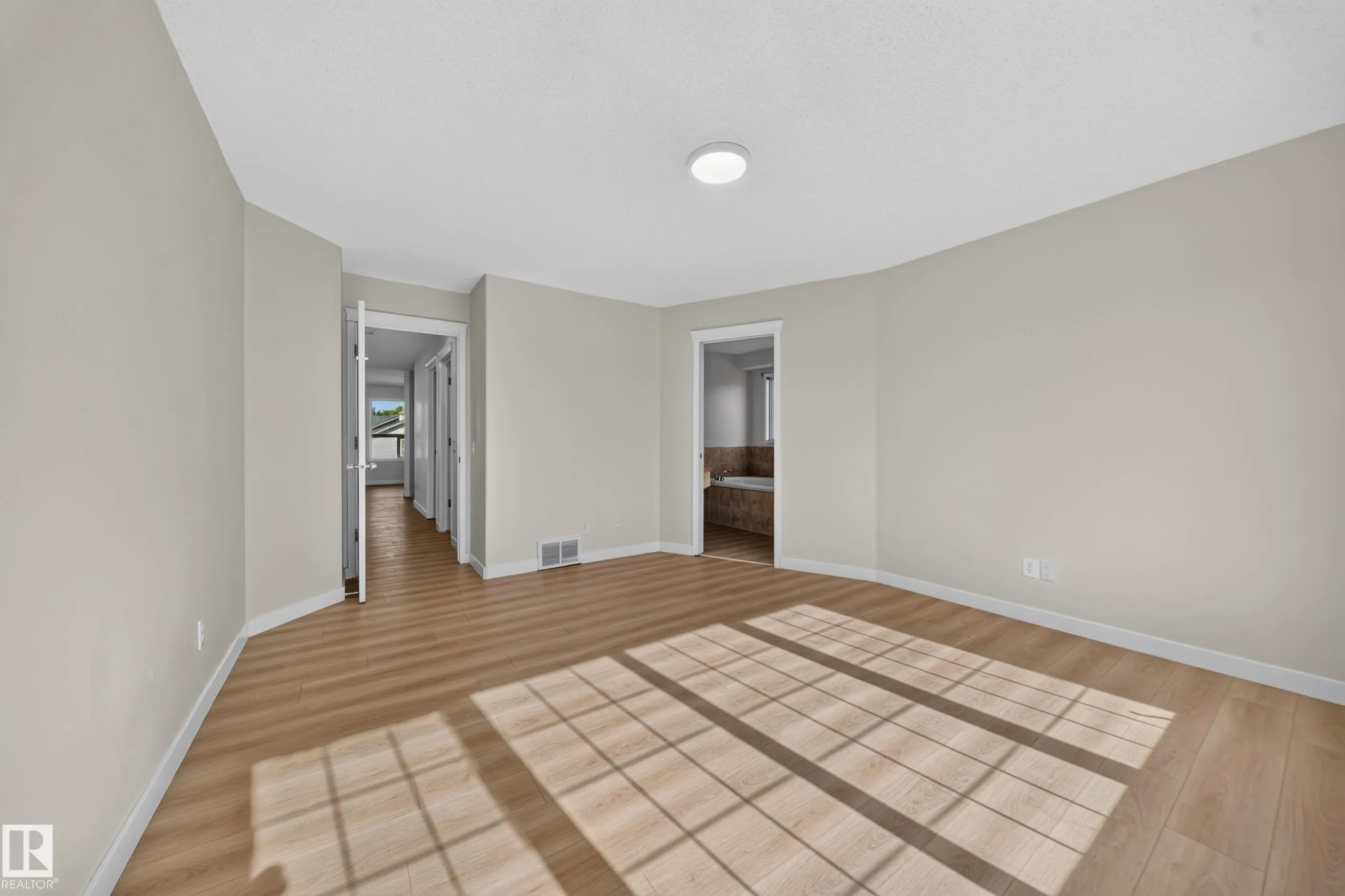 7836 7 AVE SW