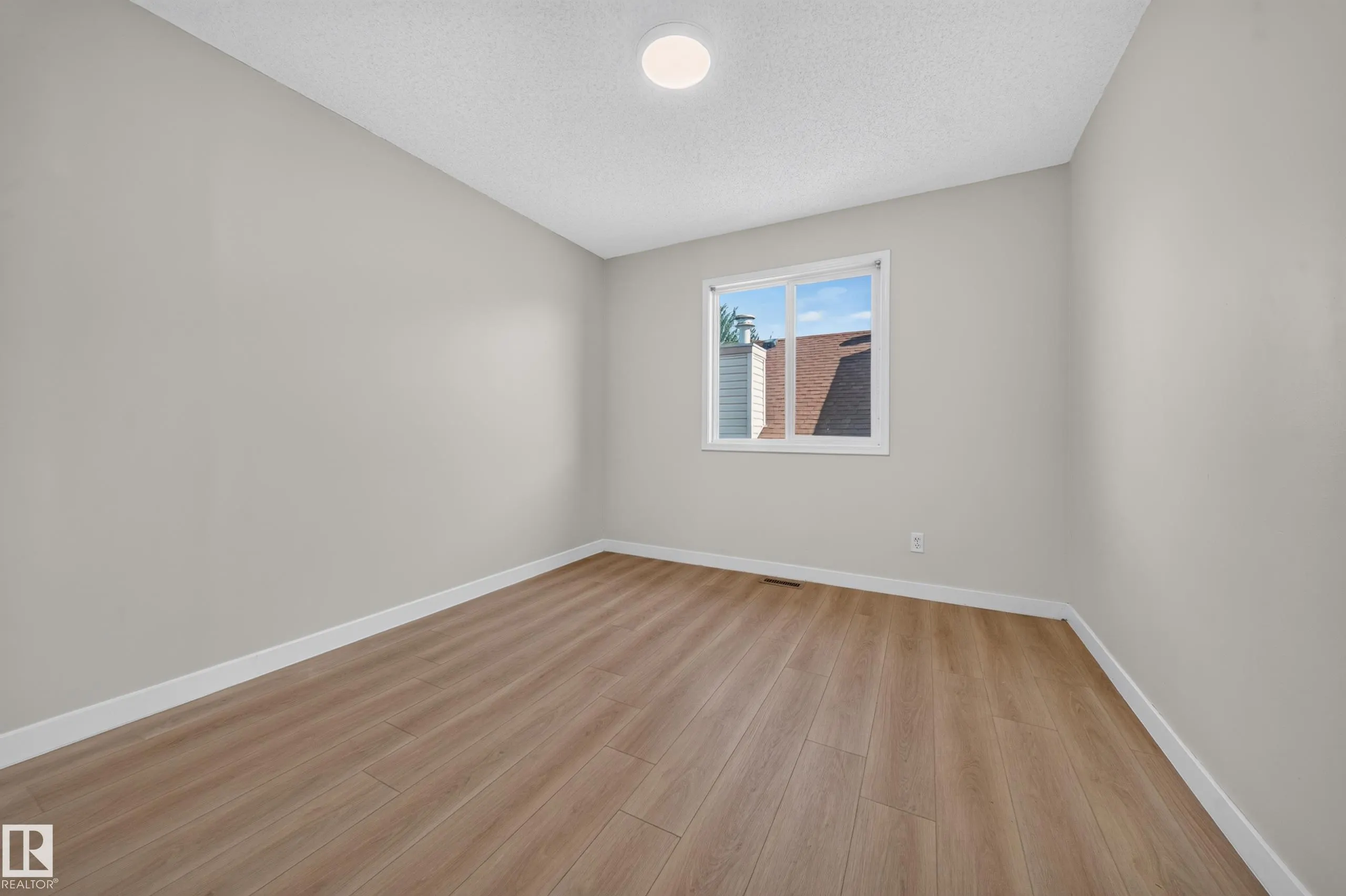 7836 7 AVE SW