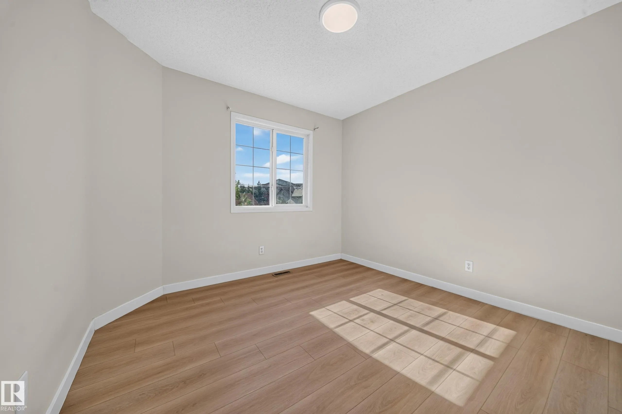 7836 7 AVE SW