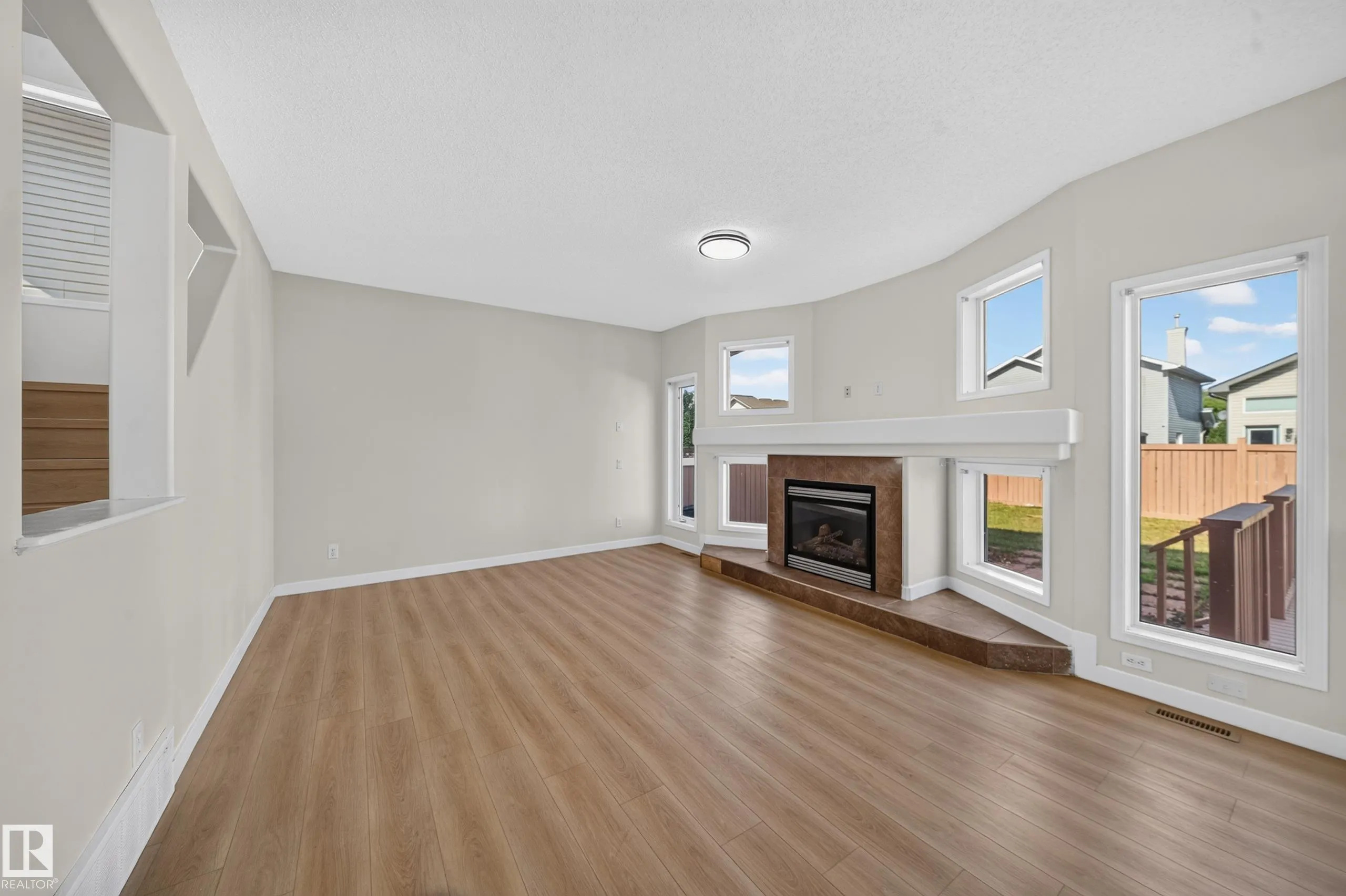 7836 7 AVE SW