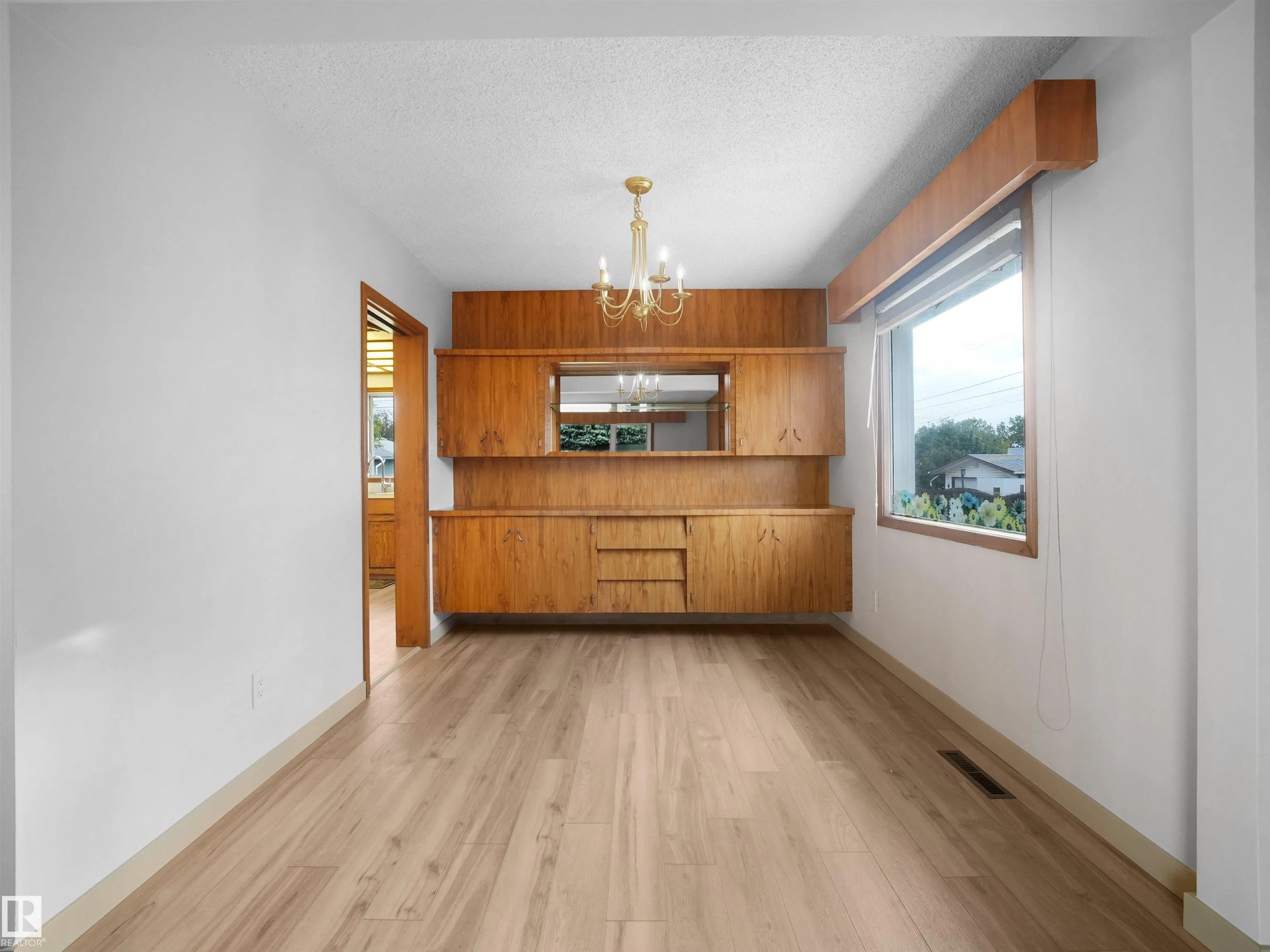 10307 135 Avenue