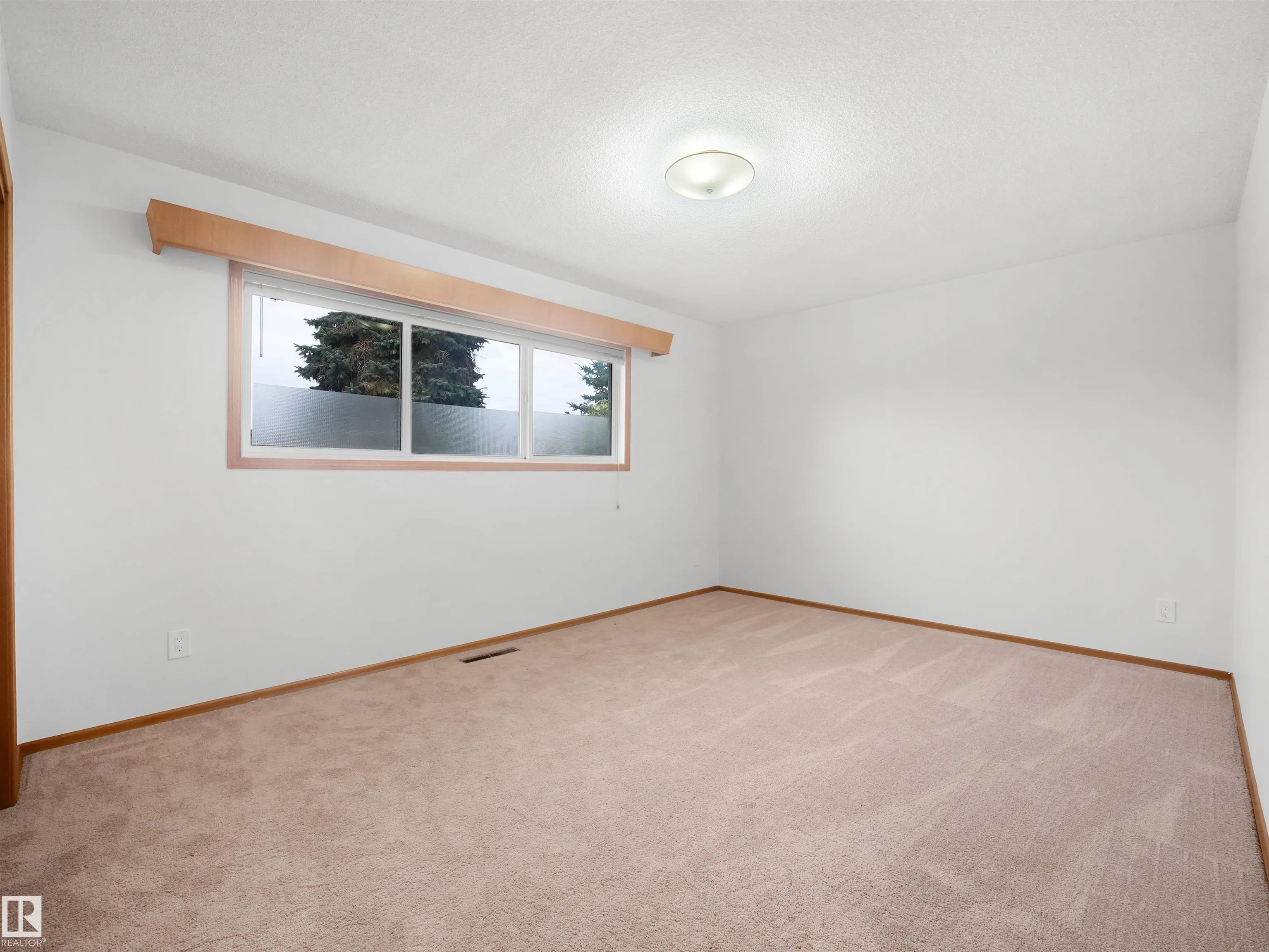10307 135 Avenue