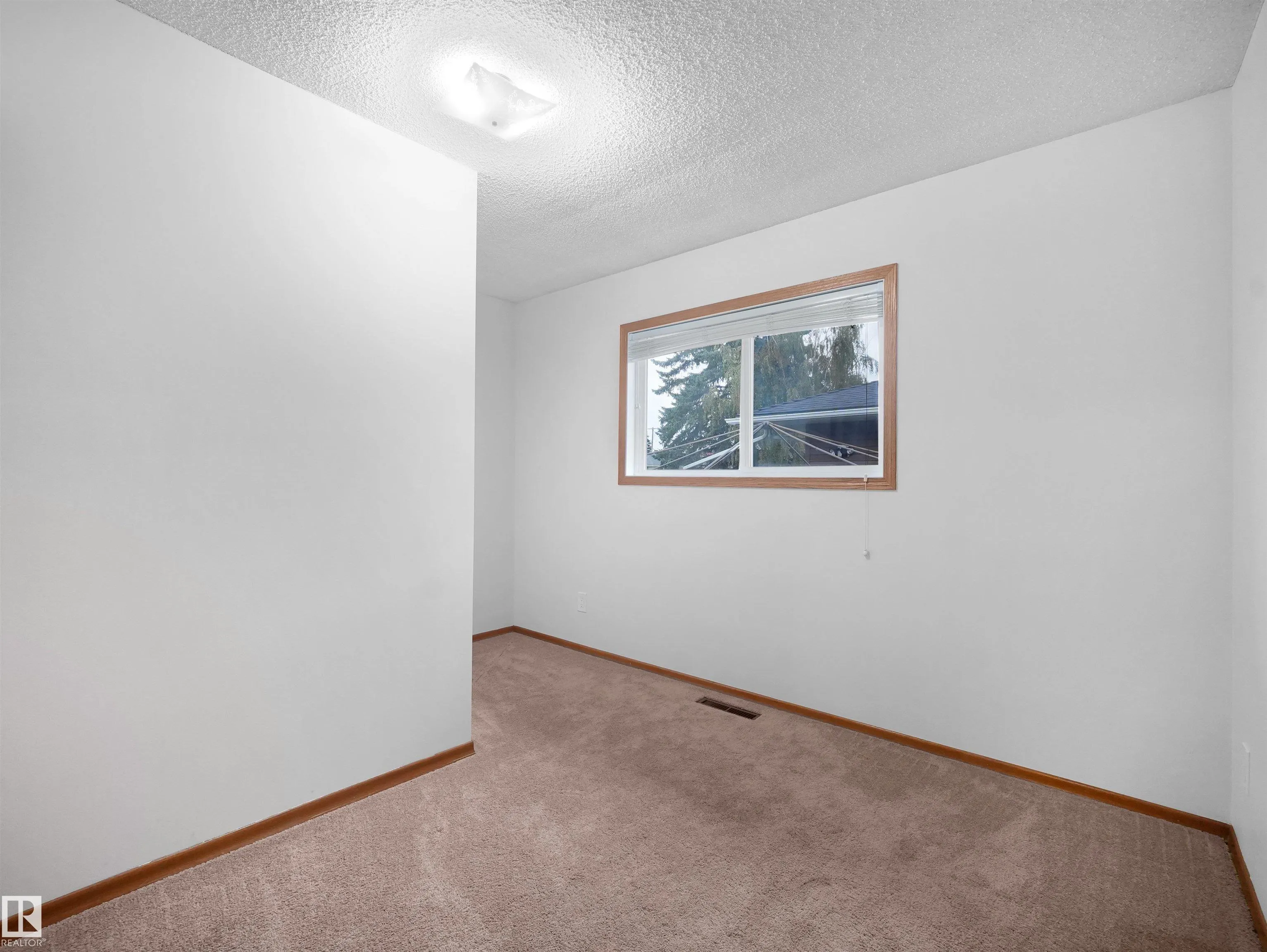 10307 135 Avenue