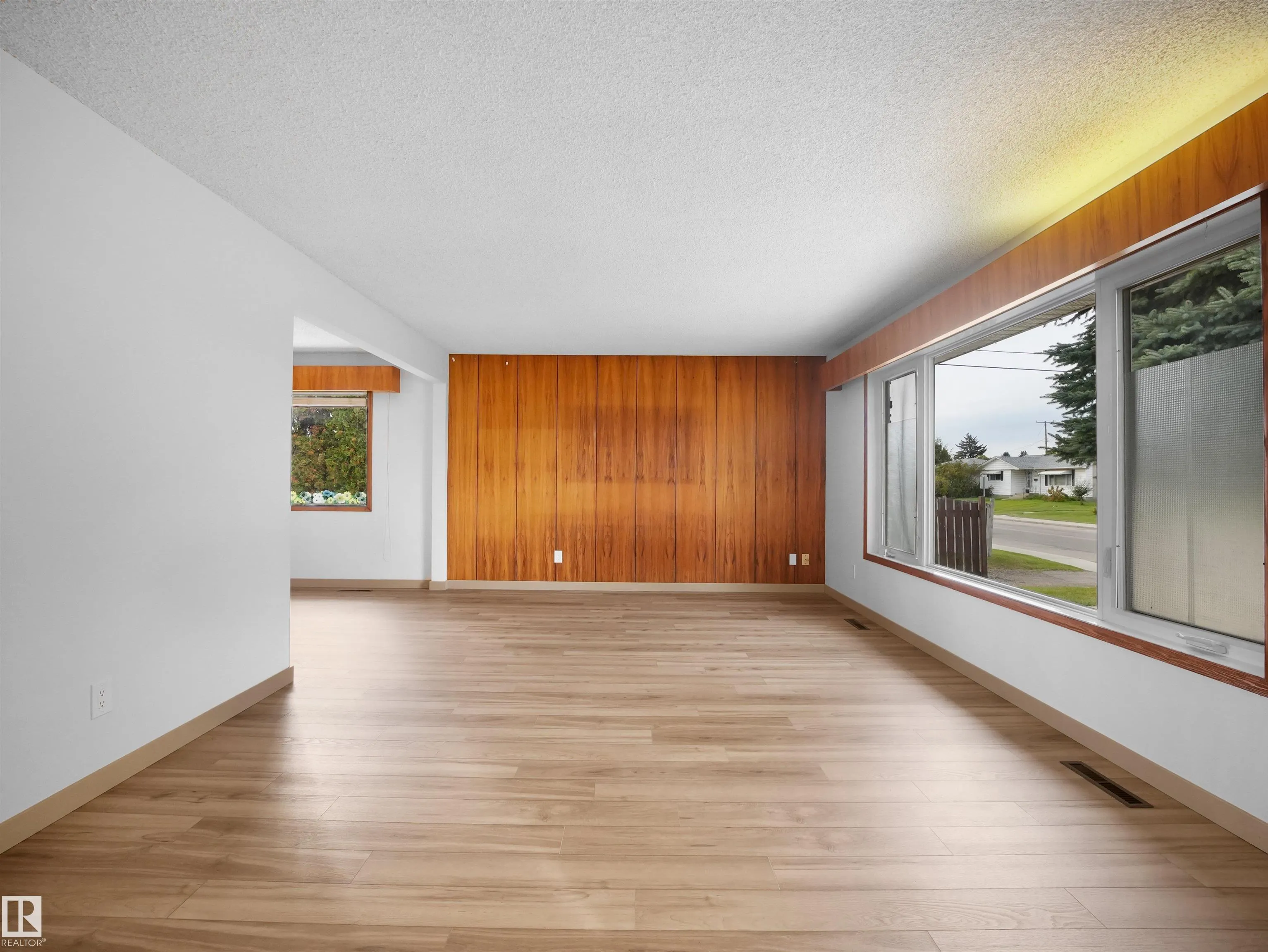 10307 135 Avenue