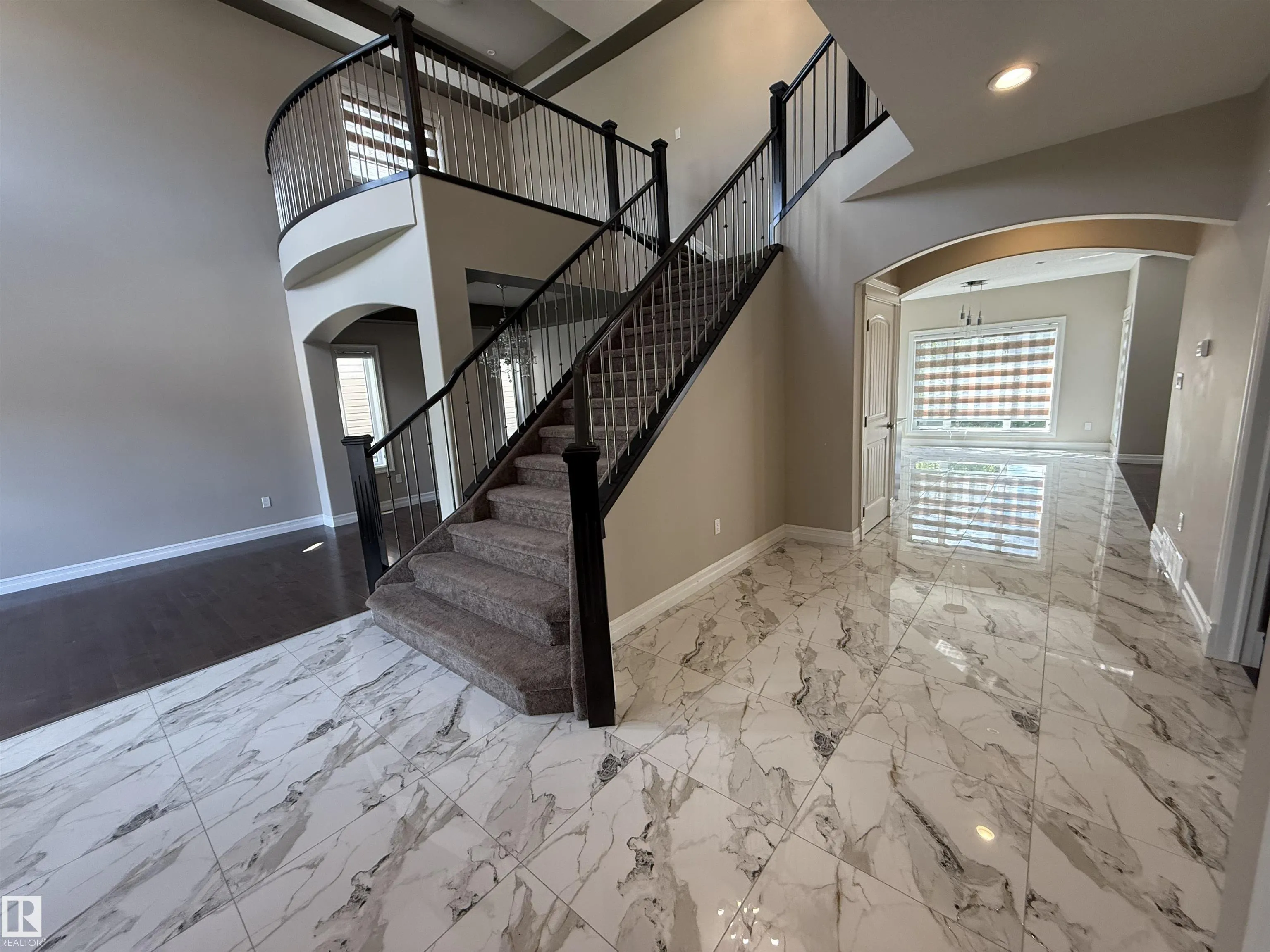 1721 ADAMSON Crescent