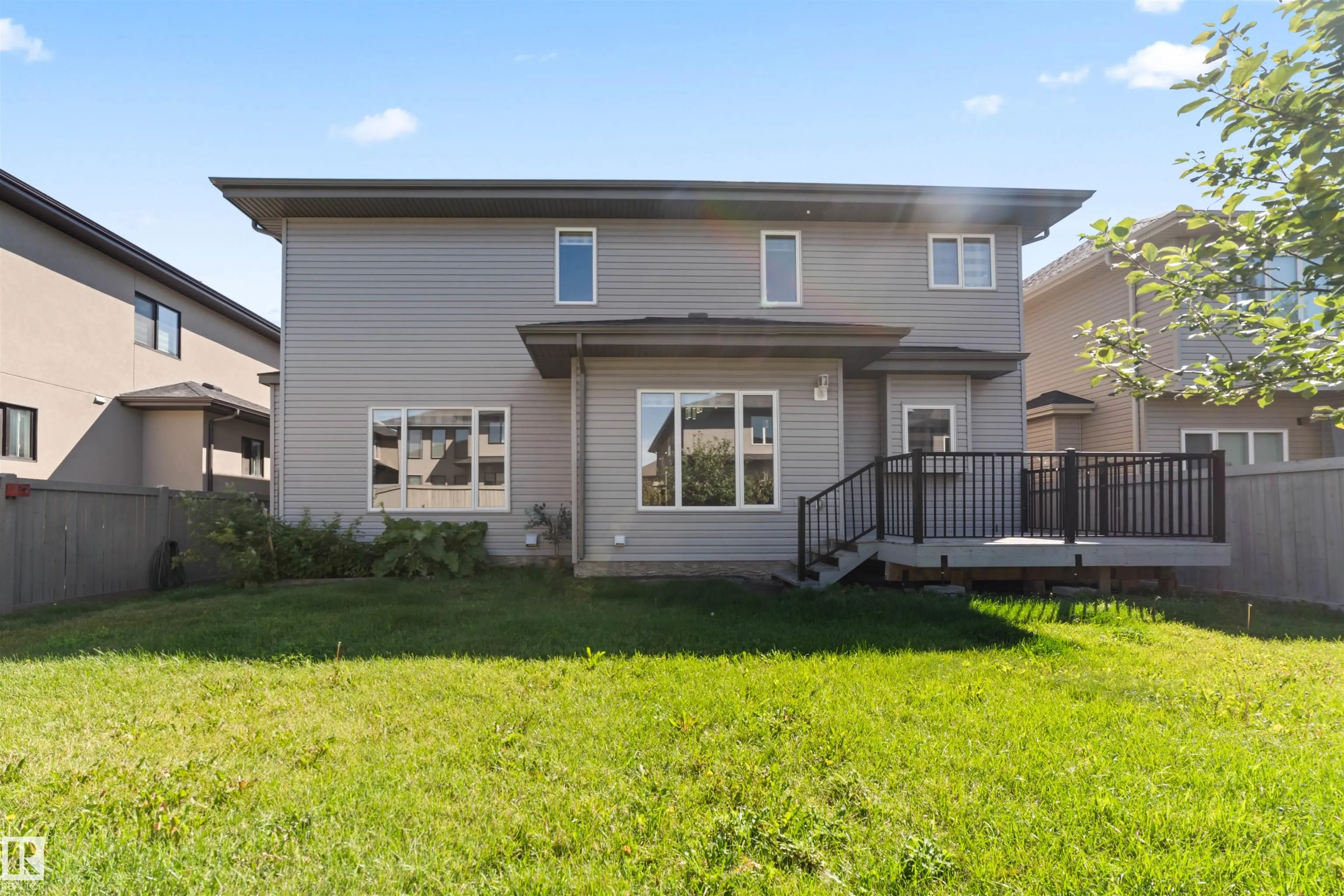 1721 ADAMSON Crescent