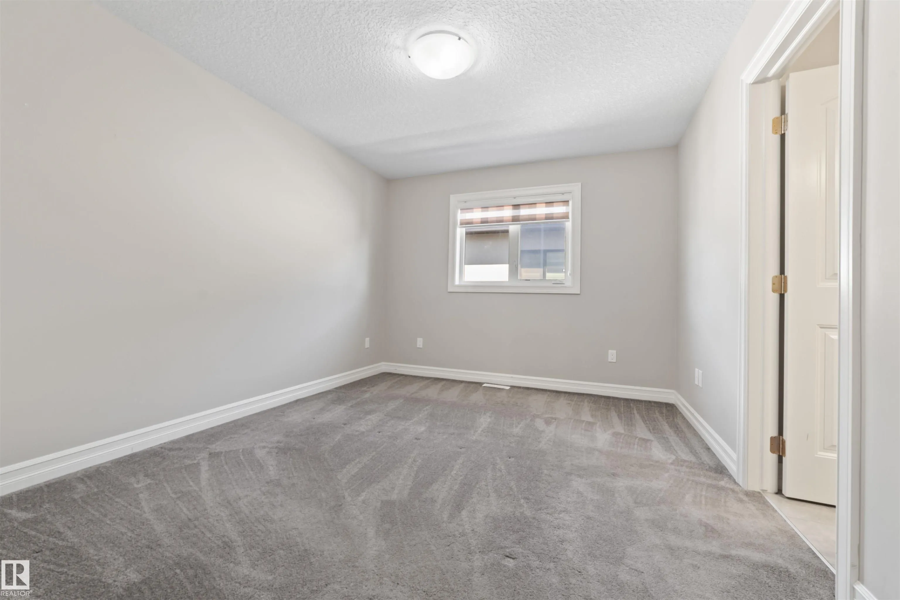 1721 ADAMSON Crescent