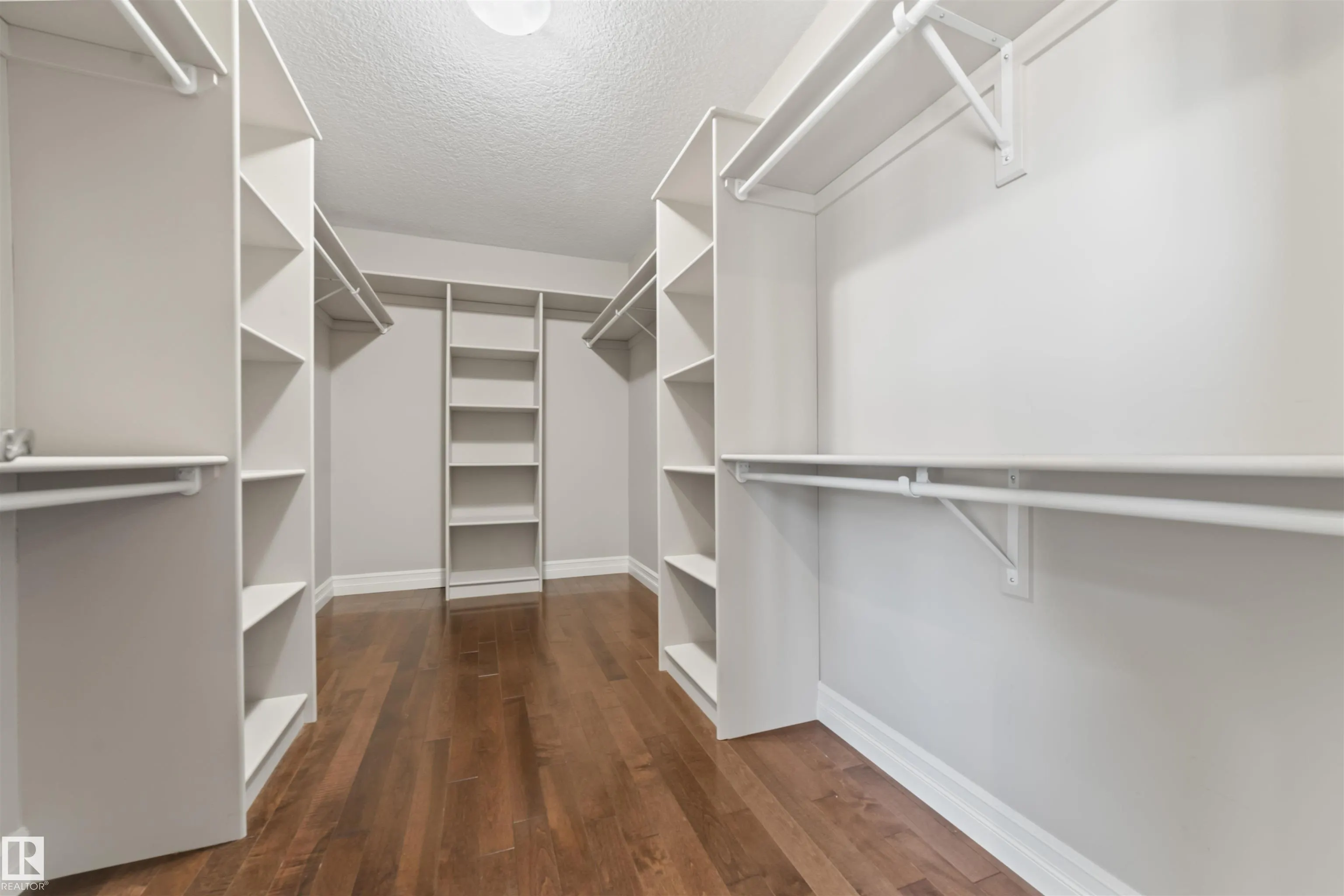 1721 ADAMSON Crescent