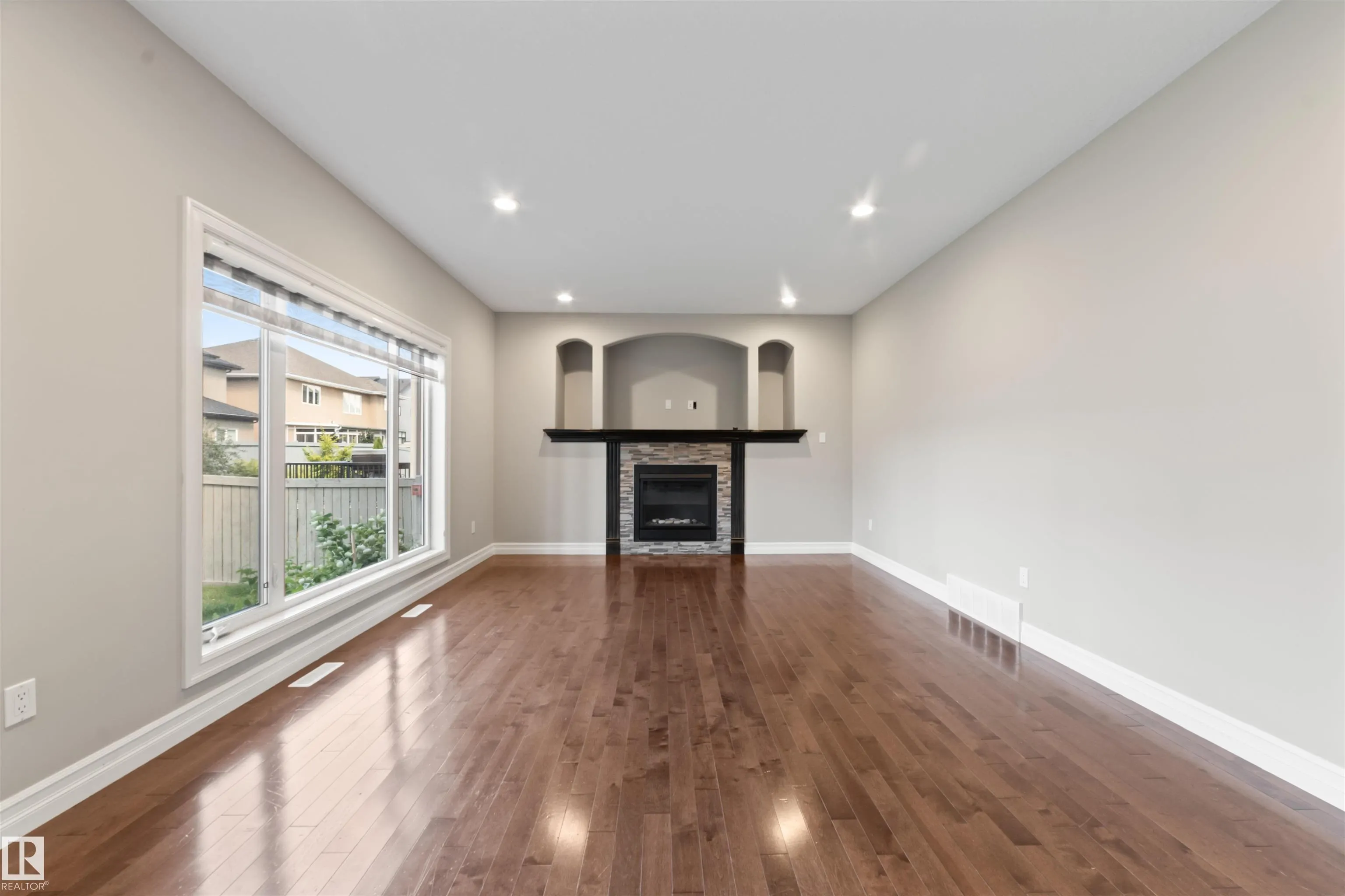 1721 ADAMSON Crescent