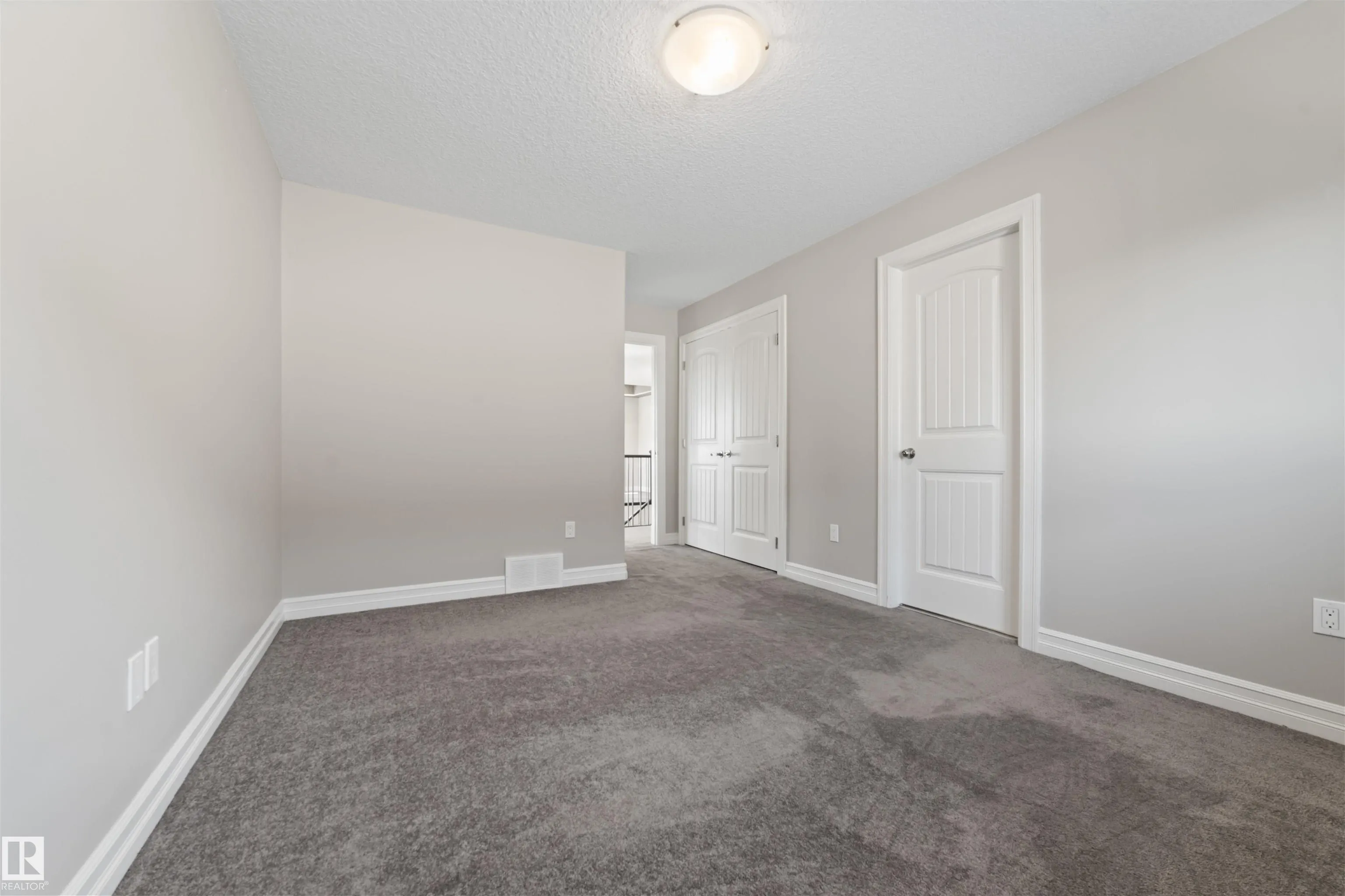 1721 ADAMSON Crescent