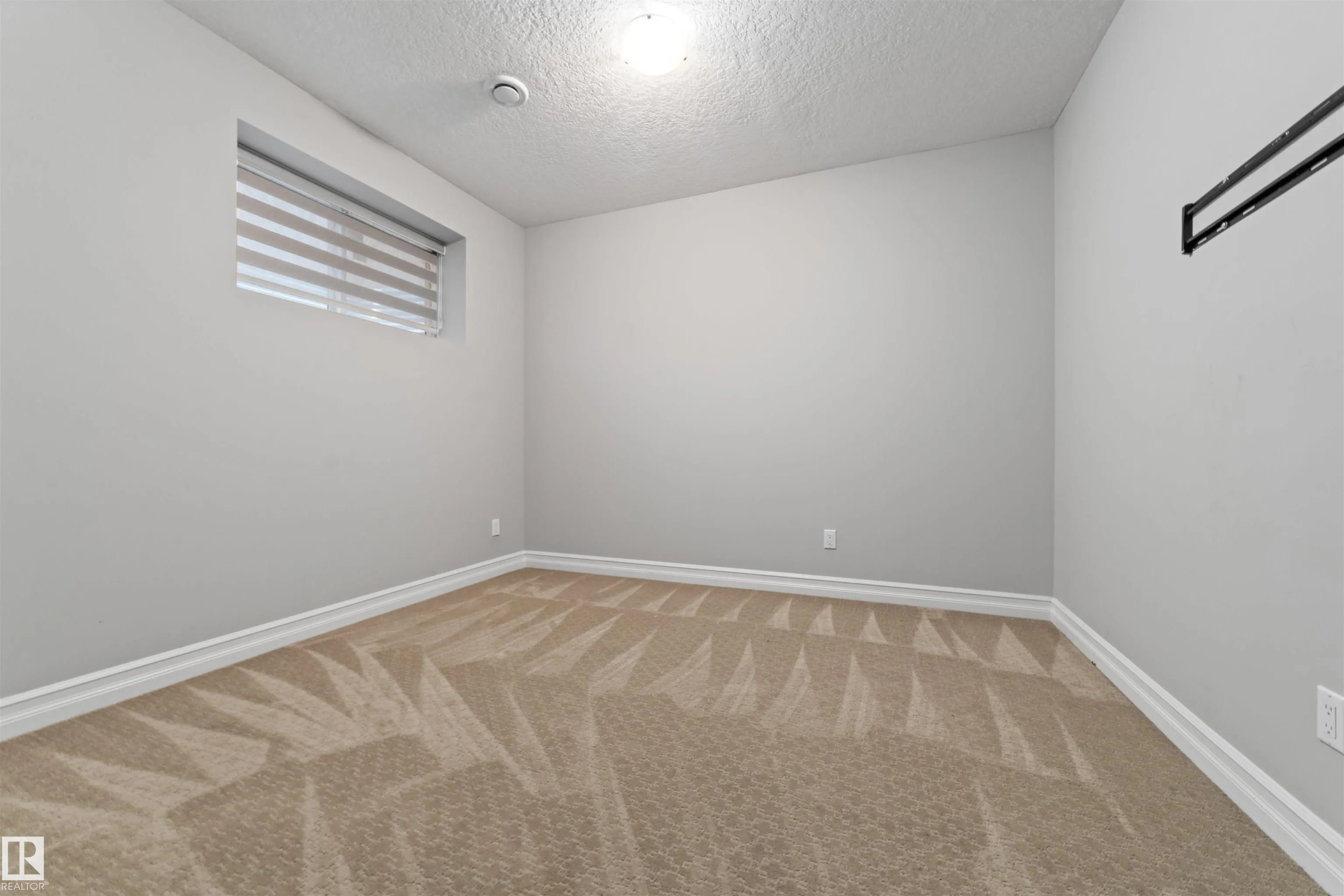 1721 ADAMSON Crescent