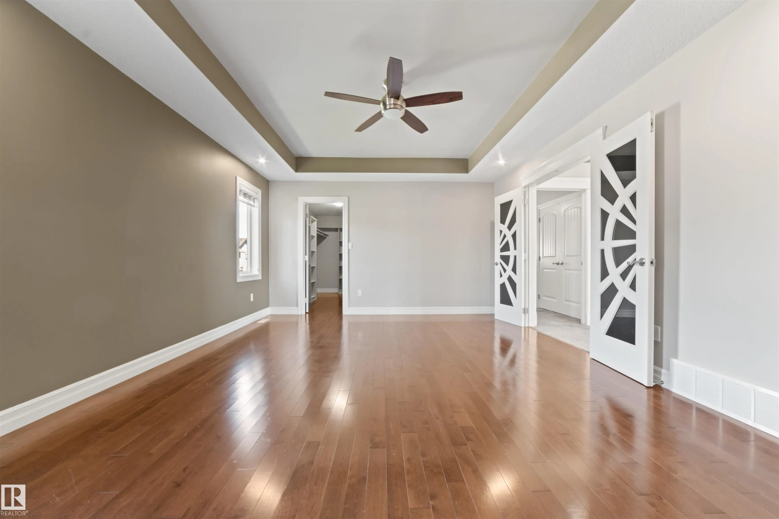 1721 ADAMSON Crescent