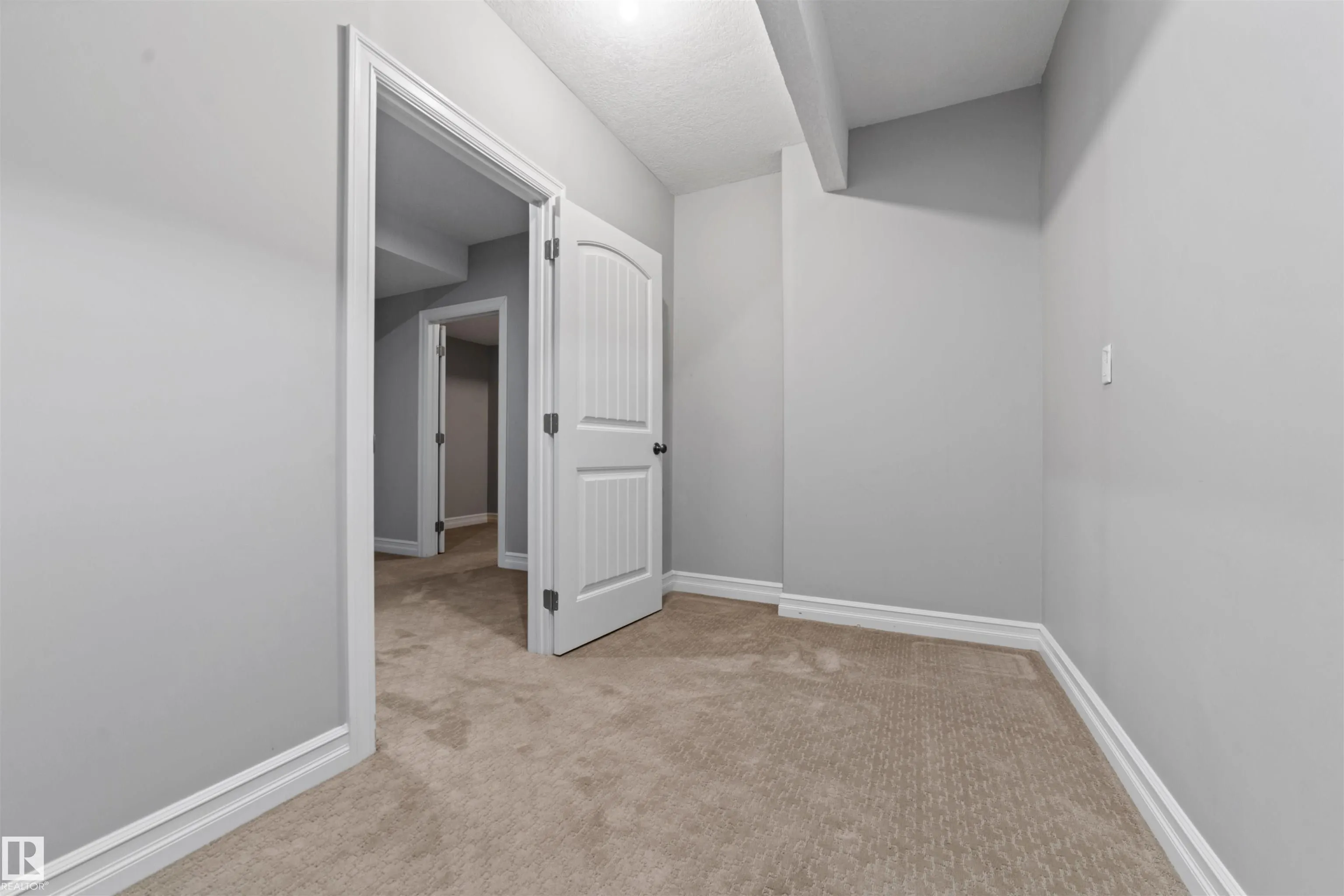 1721 ADAMSON Crescent