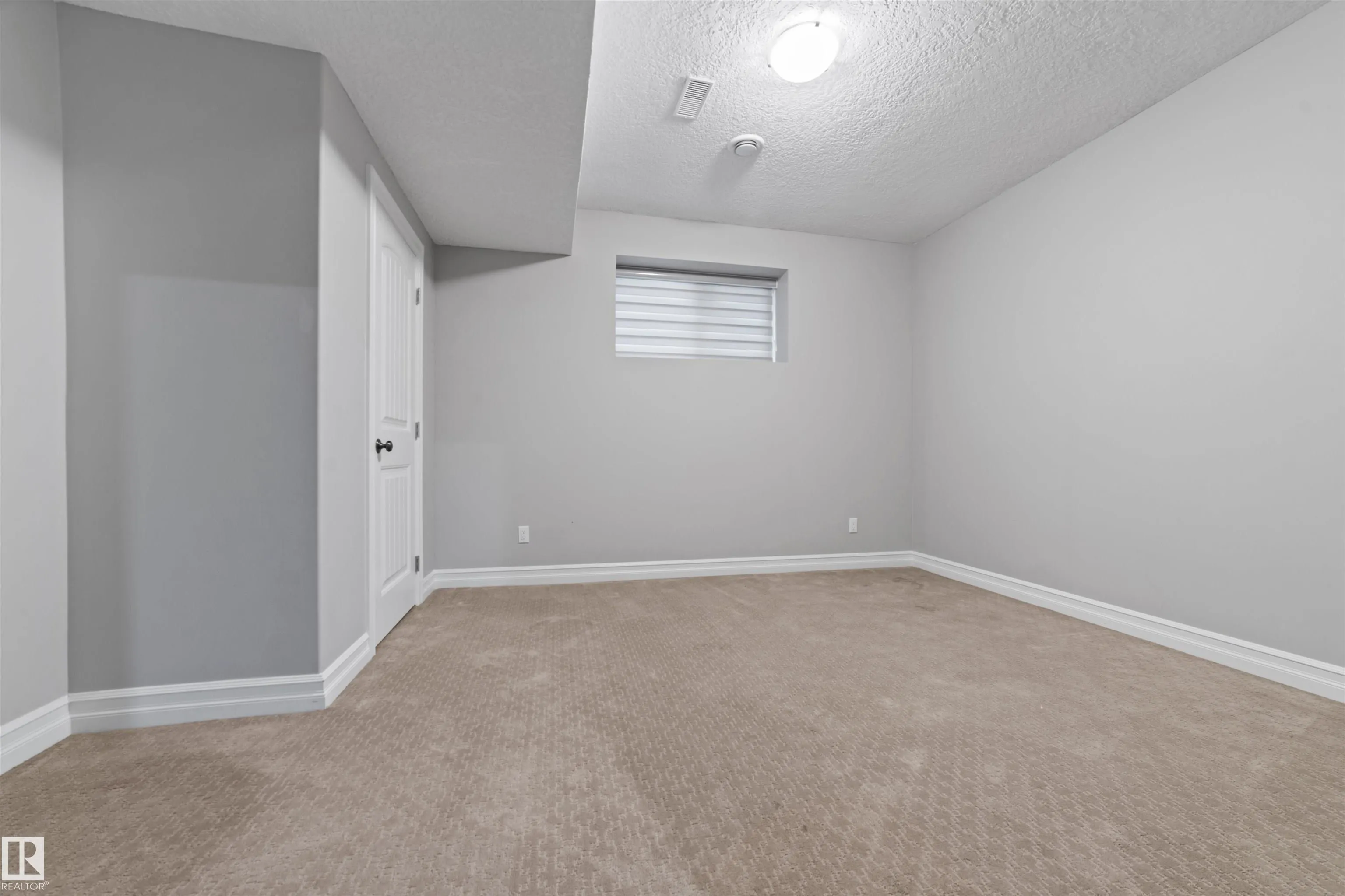 1721 ADAMSON Crescent