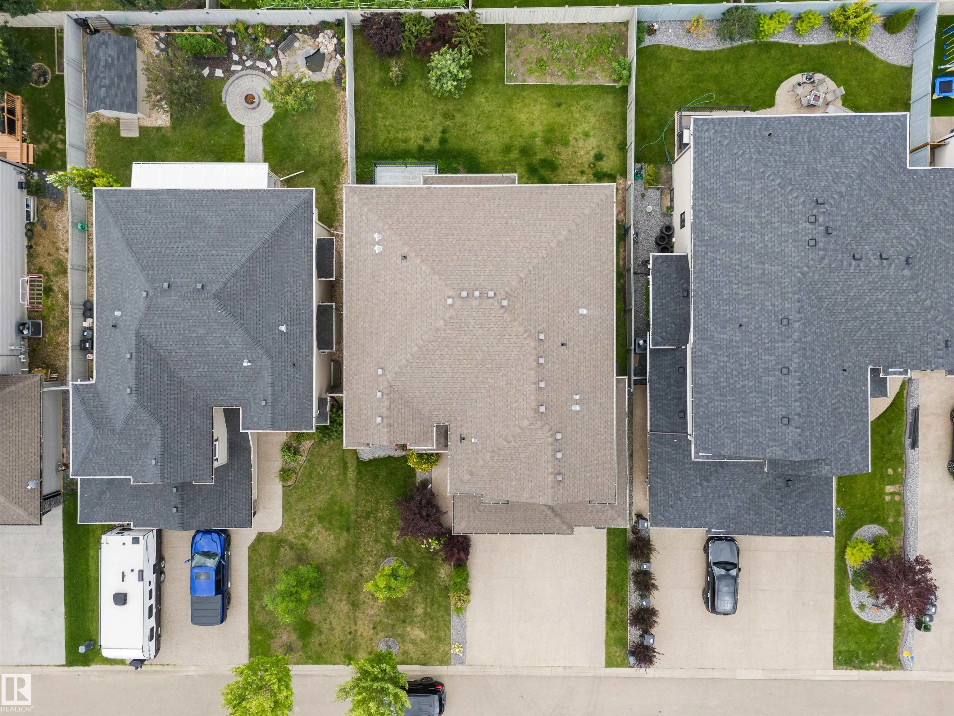 1721 ADAMSON Crescent