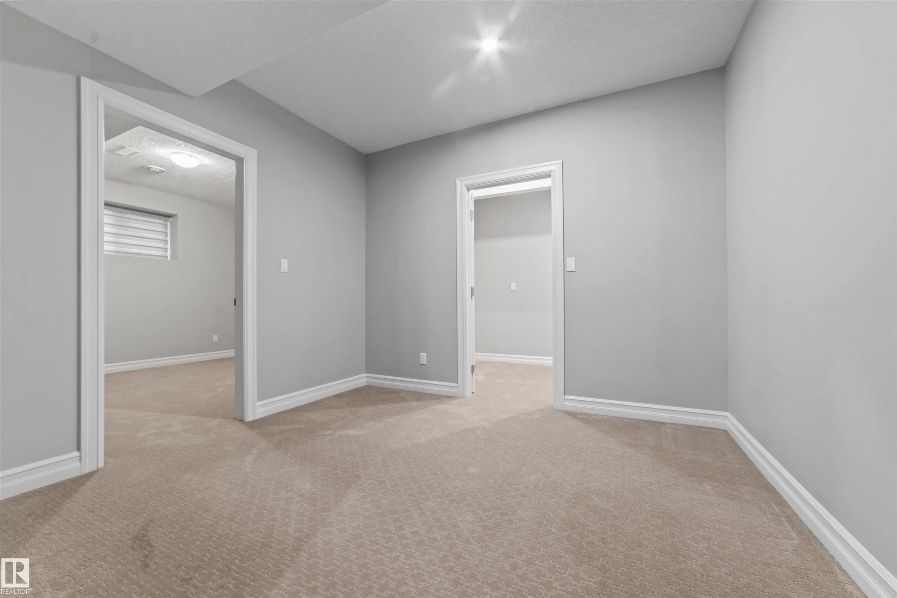 1721 ADAMSON Crescent