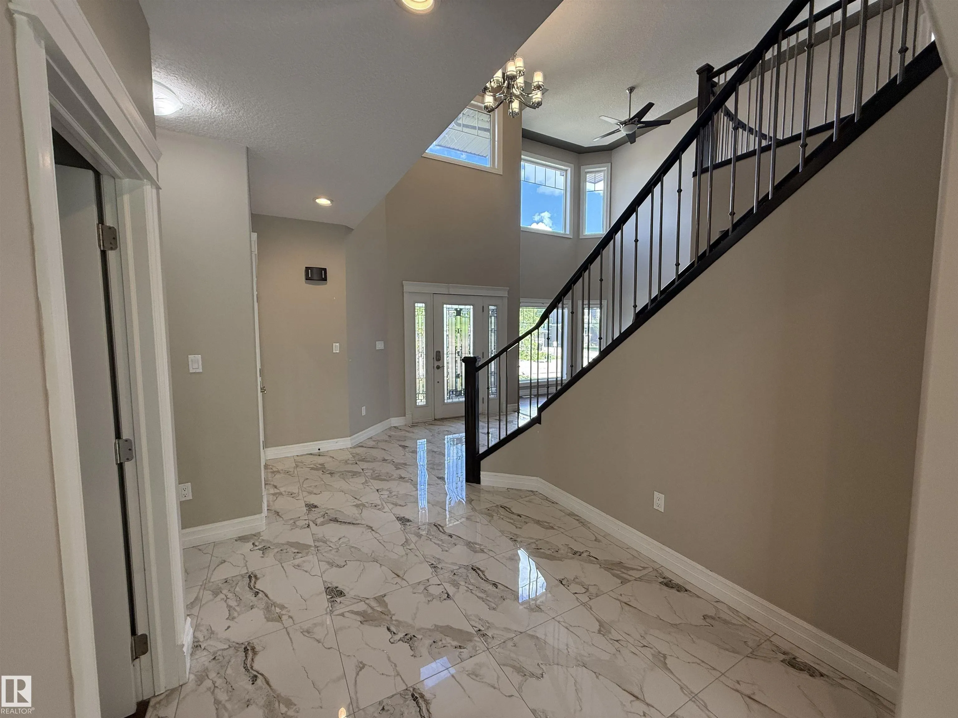 1721 ADAMSON Crescent