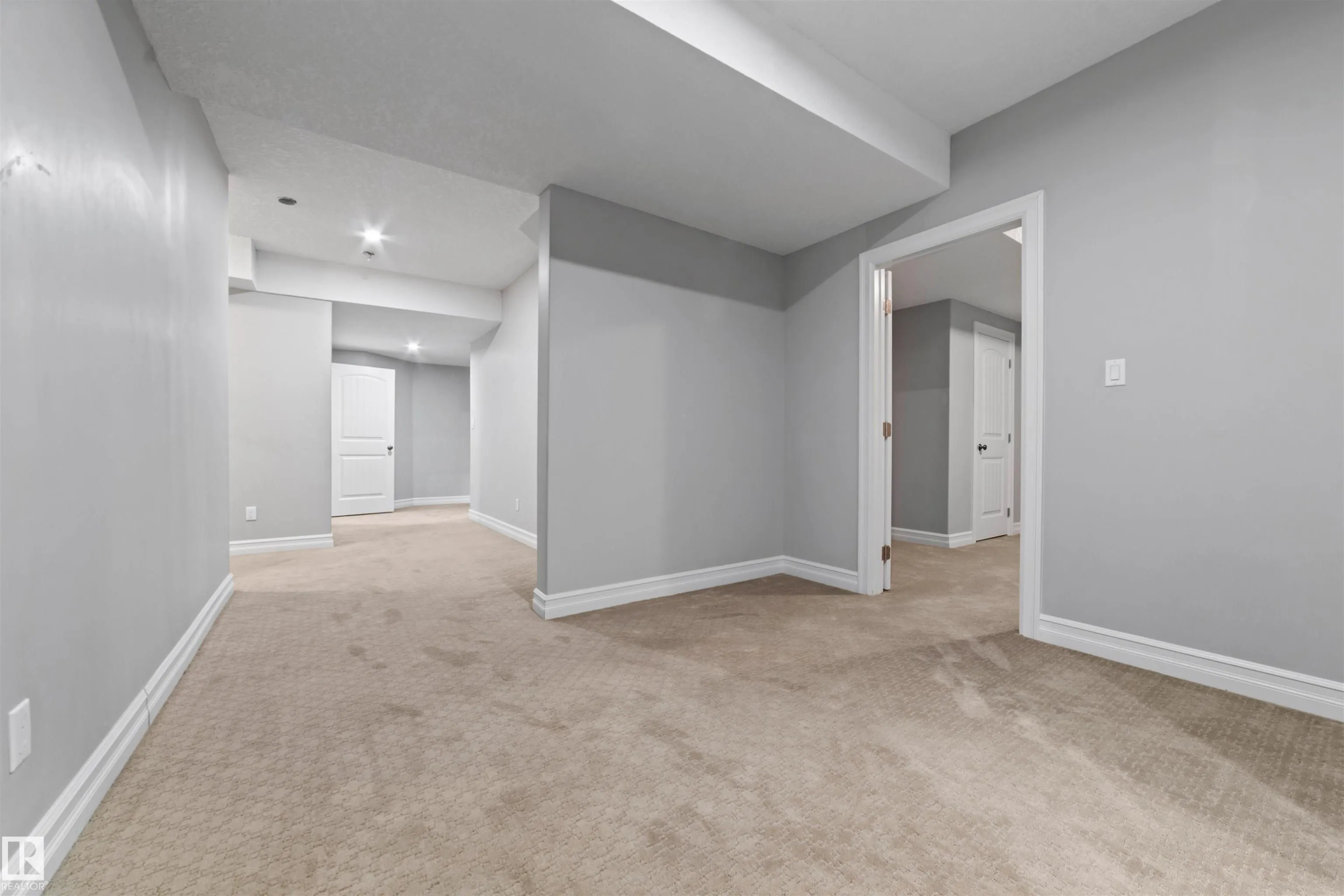 1721 ADAMSON Crescent