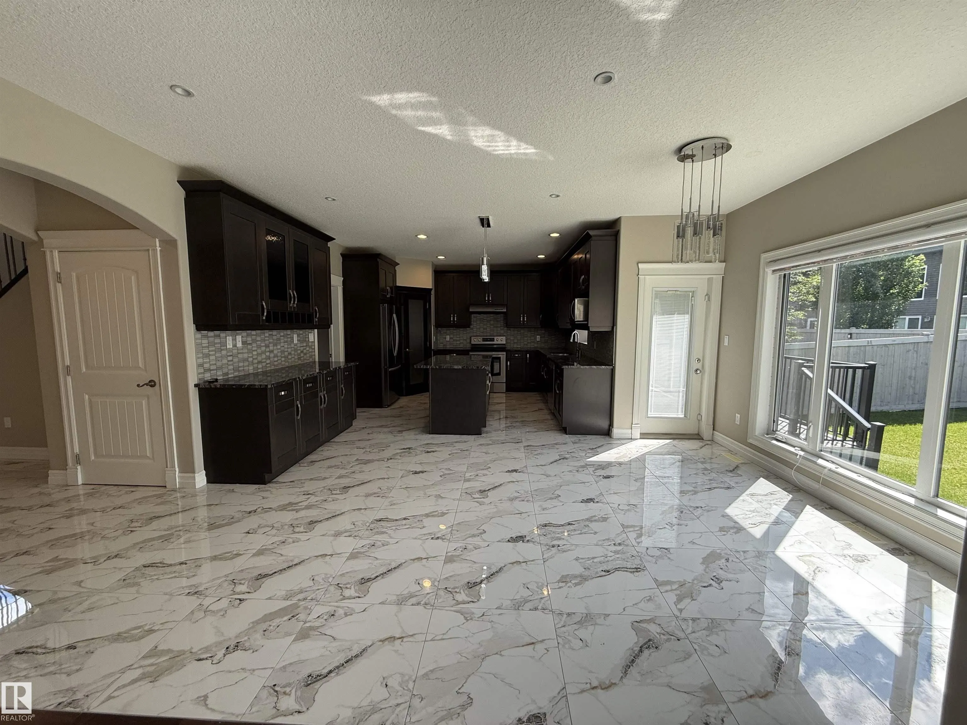 1721 ADAMSON Crescent