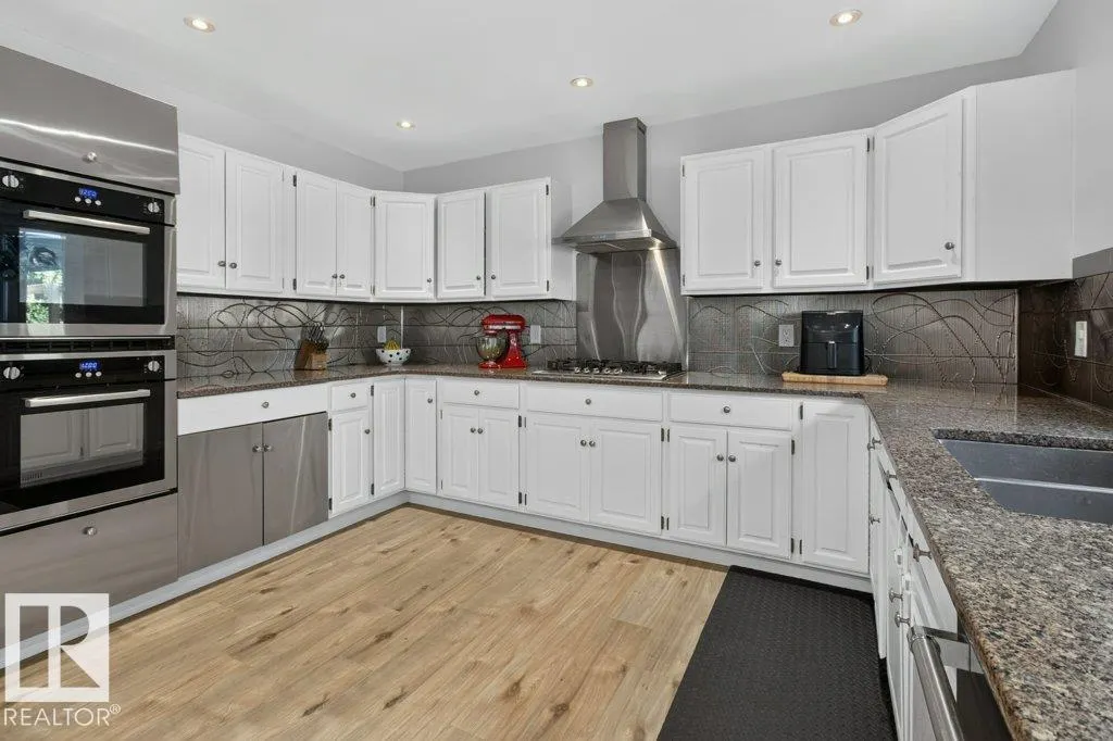 12 GREENRIDGE Drive