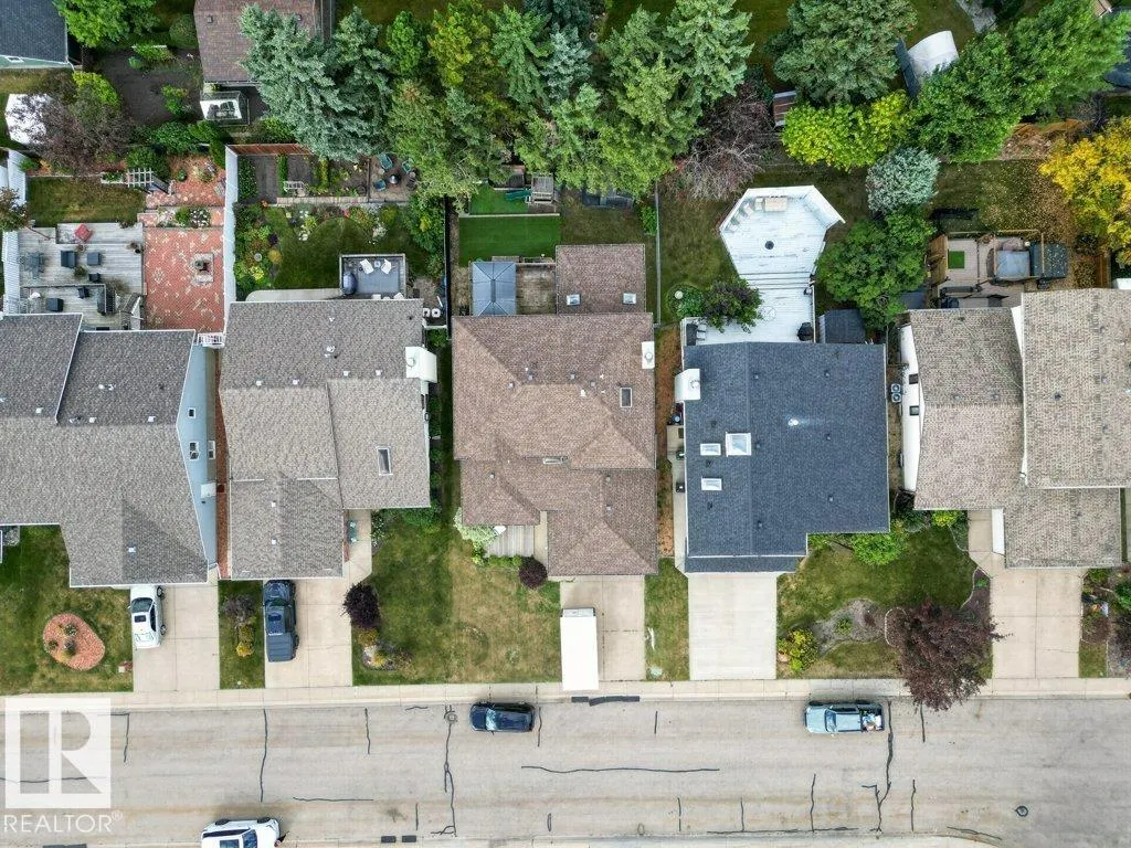 12 GREENRIDGE Drive