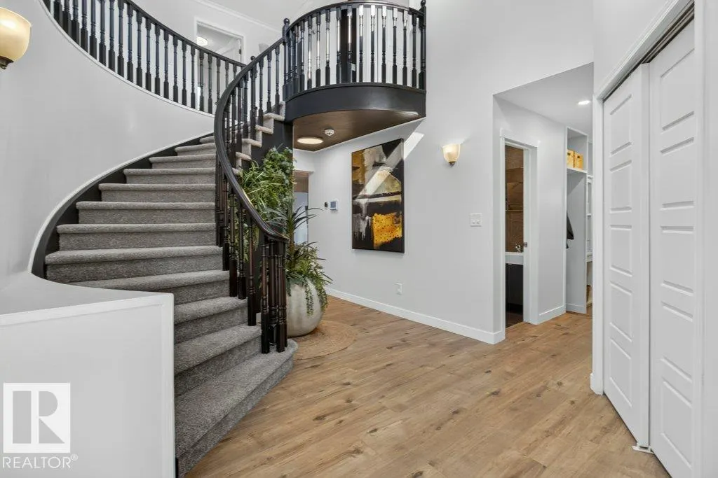 12 GREENRIDGE Drive