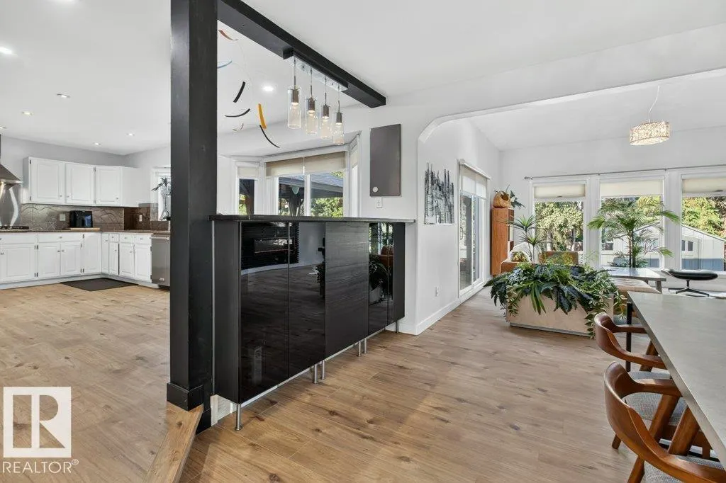 12 GREENRIDGE Drive