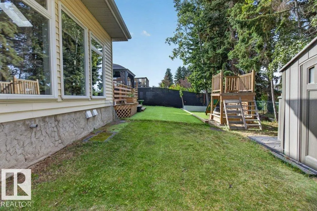 12 GREENRIDGE Drive