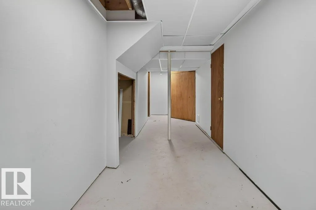 12 GREENRIDGE Drive