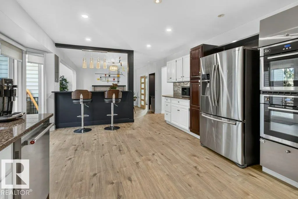 12 GREENRIDGE Drive