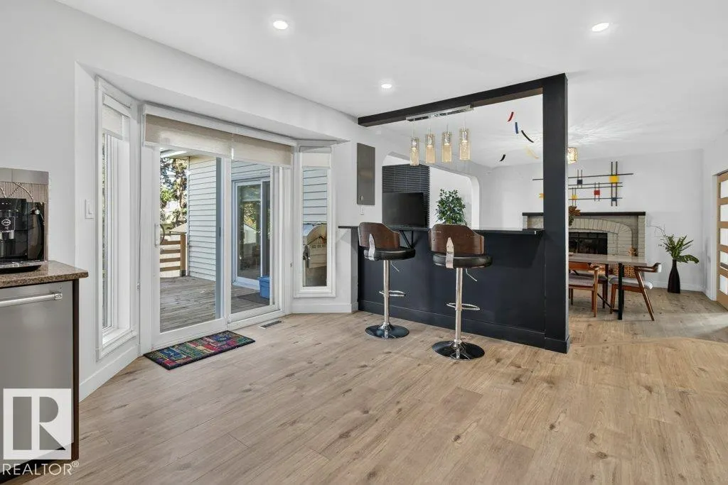 12 GREENRIDGE Drive