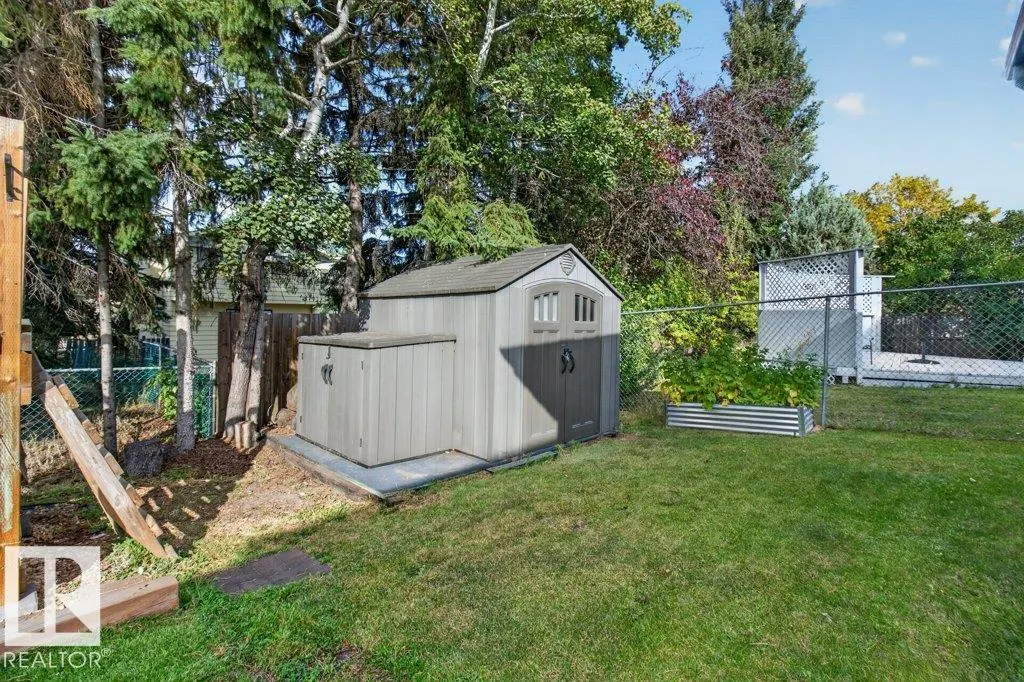 12 GREENRIDGE Drive
