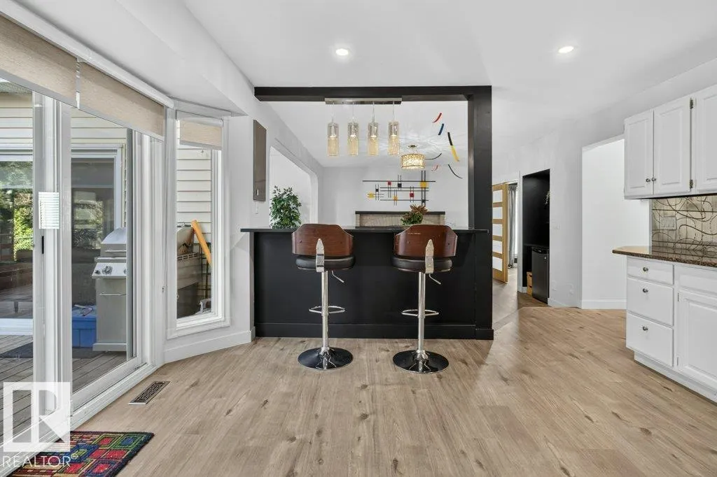 12 GREENRIDGE Drive