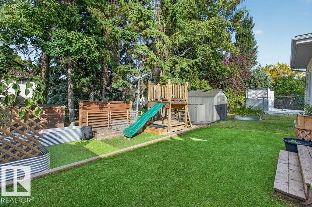 12 GREENRIDGE Drive
