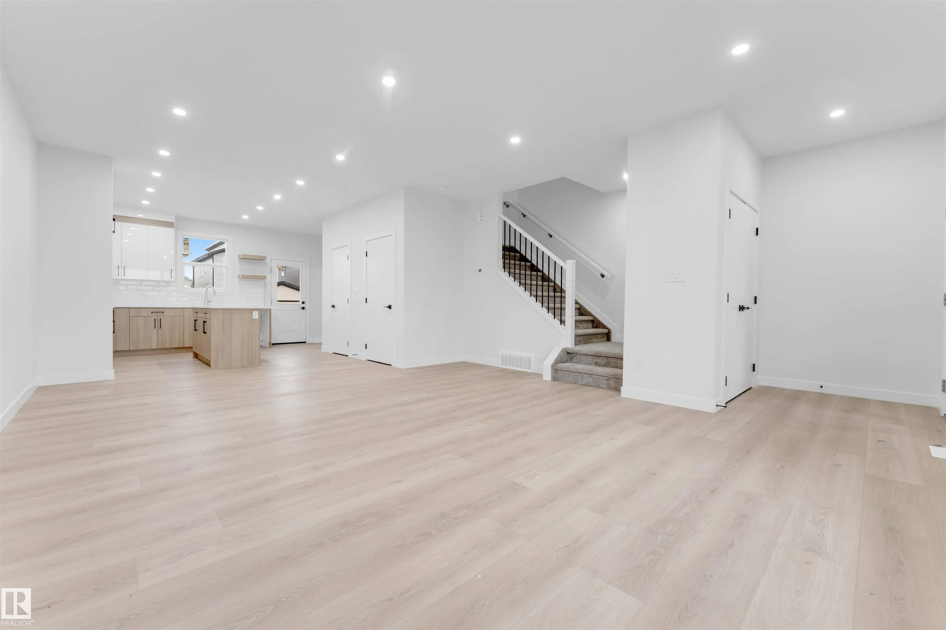 525 Robinson Blvd