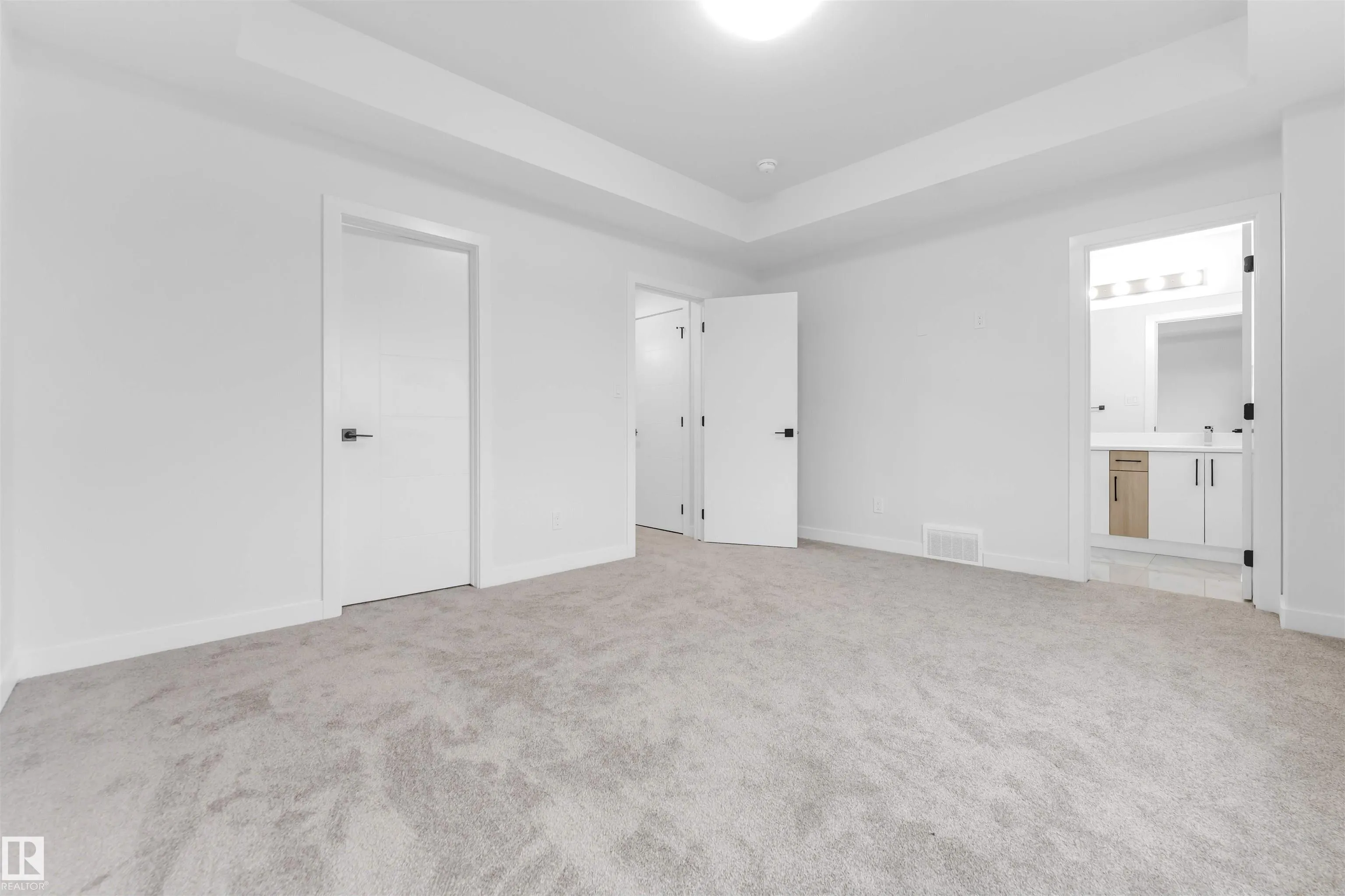 525 Robinson Blvd