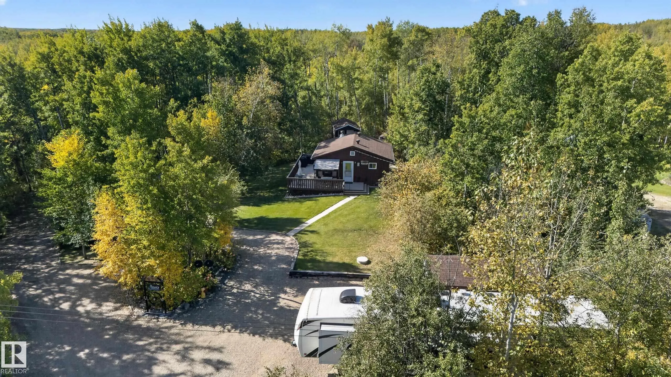 9 Horseshoe Crescent