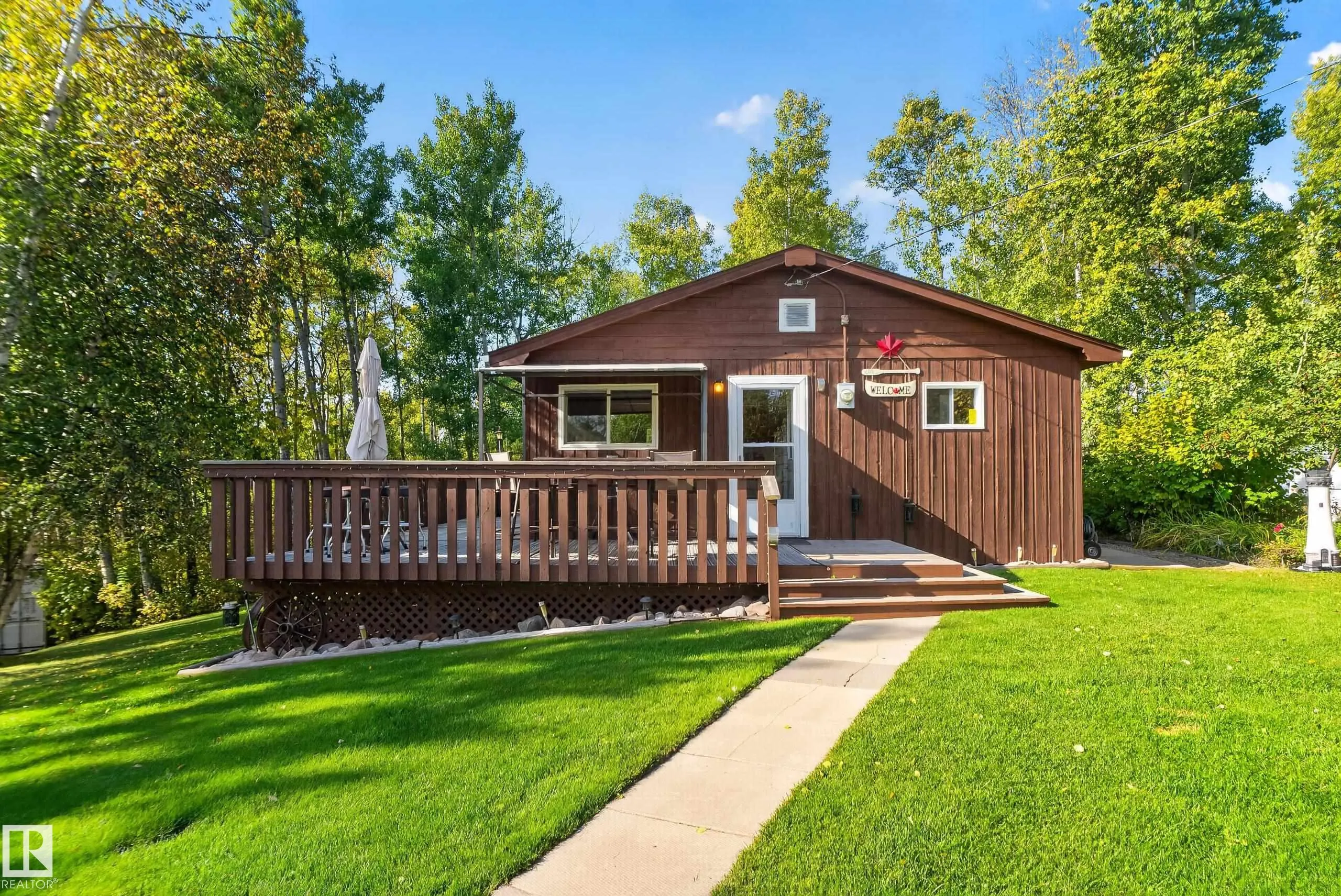 9 Horseshoe Crescent