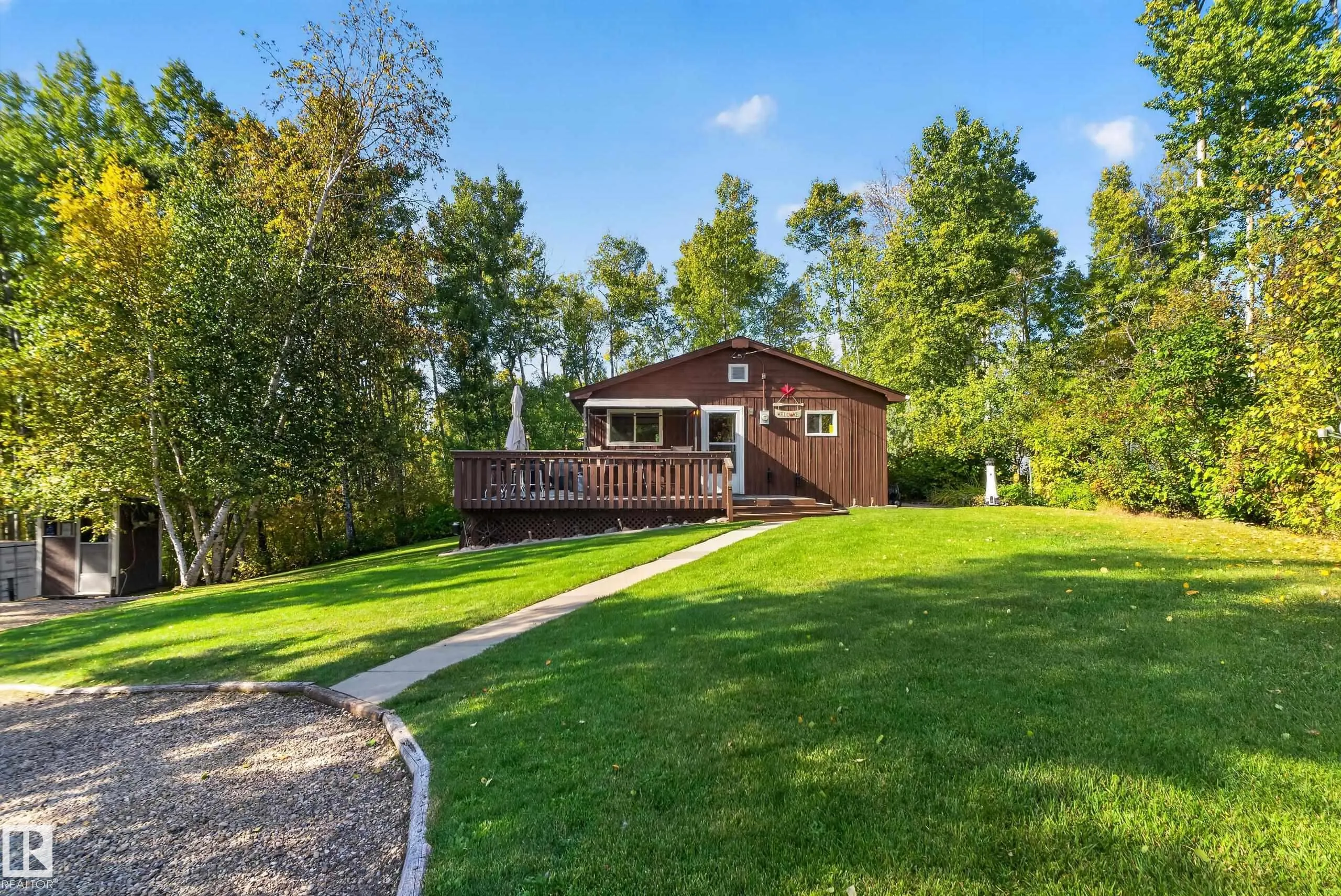 9 Horseshoe Crescent